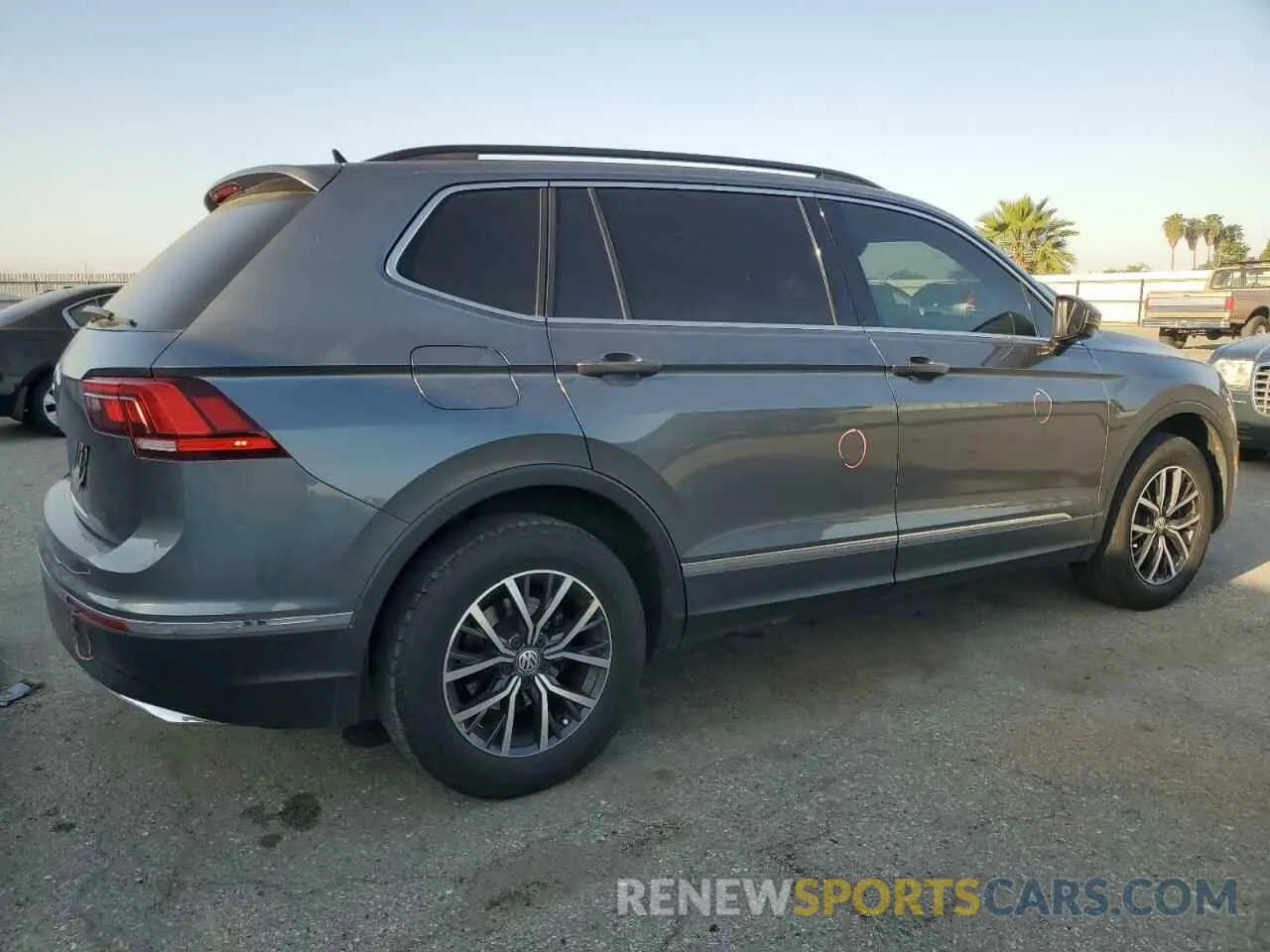 3 Photograph of a damaged car 3VV3B7AX4LM067201 VOLKSWAGEN TIGUAN 2020