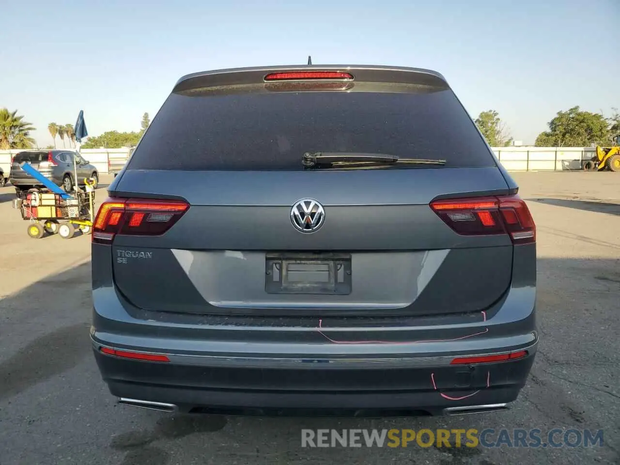 6 Photograph of a damaged car 3VV3B7AX4LM067201 VOLKSWAGEN TIGUAN 2020