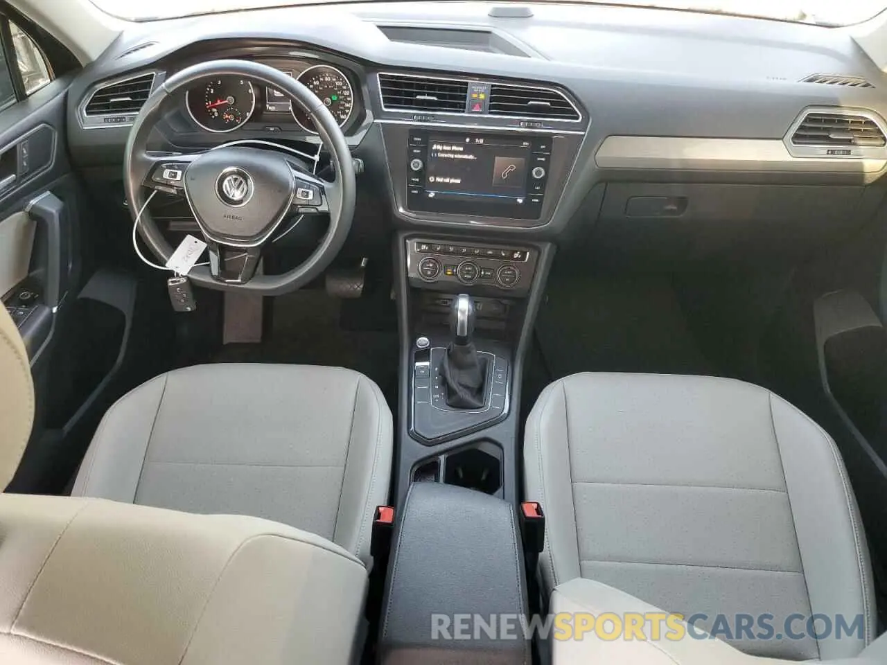 8 Photograph of a damaged car 3VV3B7AX4LM067201 VOLKSWAGEN TIGUAN 2020