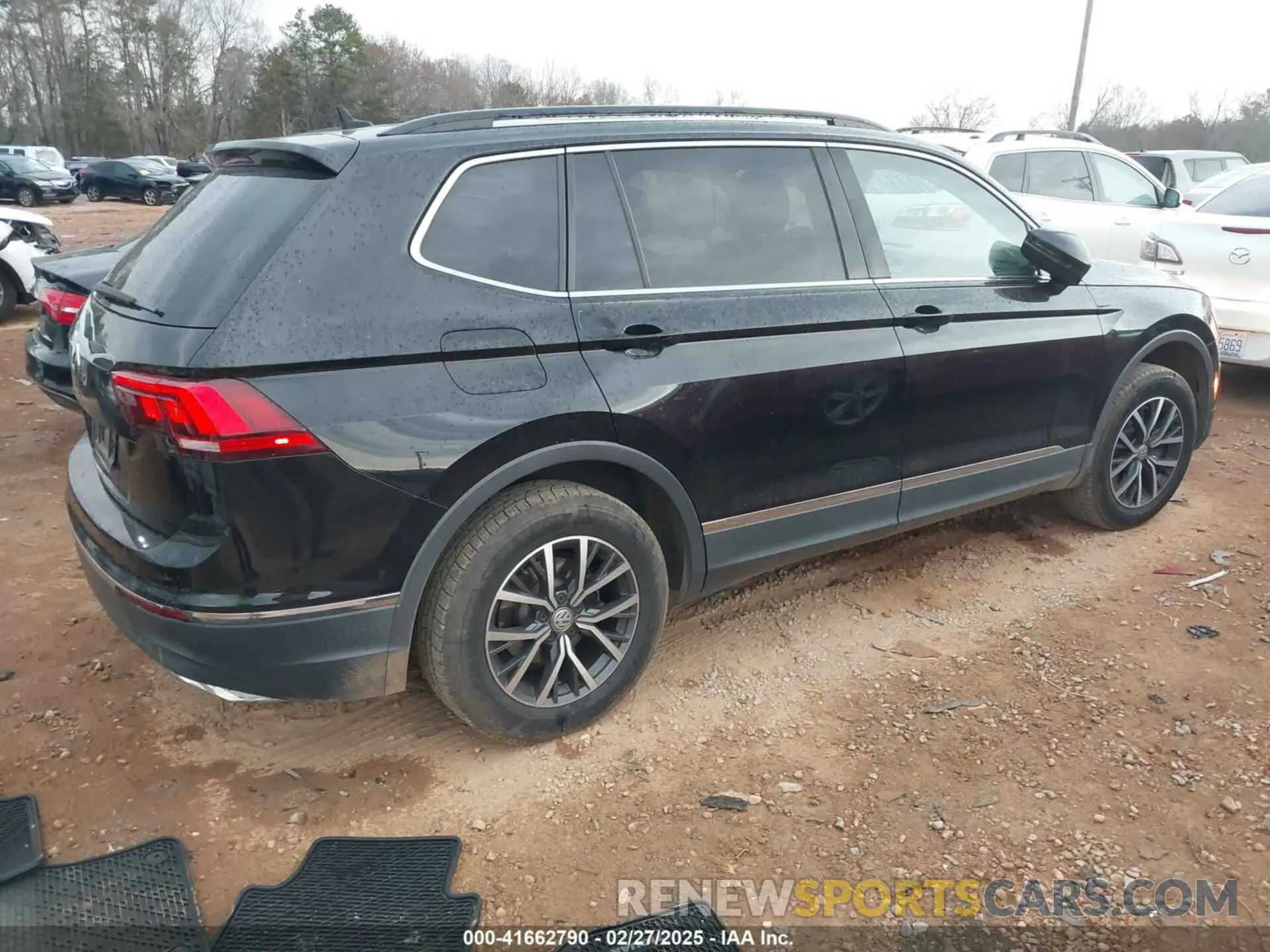 4 Photograph of a damaged car 3VV3B7AX4LM086038 VOLKSWAGEN TIGUAN 2020