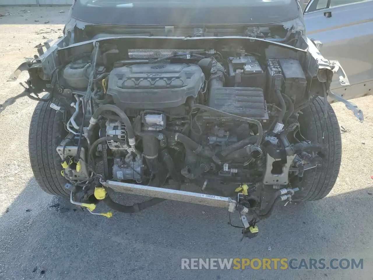 12 Photograph of a damaged car 3VV3B7AX4LM113769 VOLKSWAGEN TIGUAN 2020