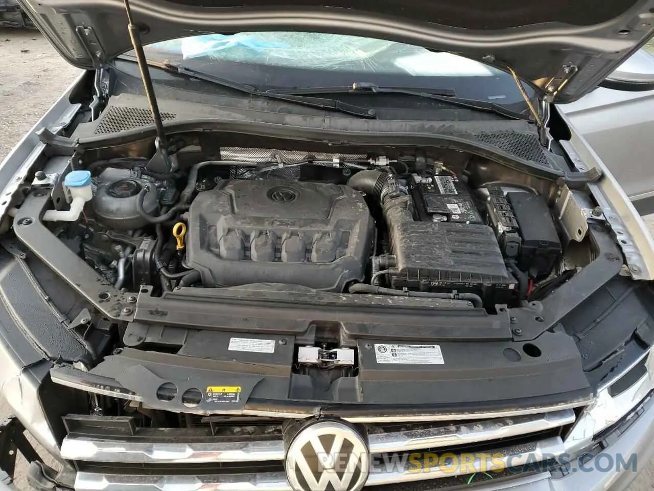 12 Photograph of a damaged car 3VV3B7AX4LM115845 VOLKSWAGEN TIGUAN 2020