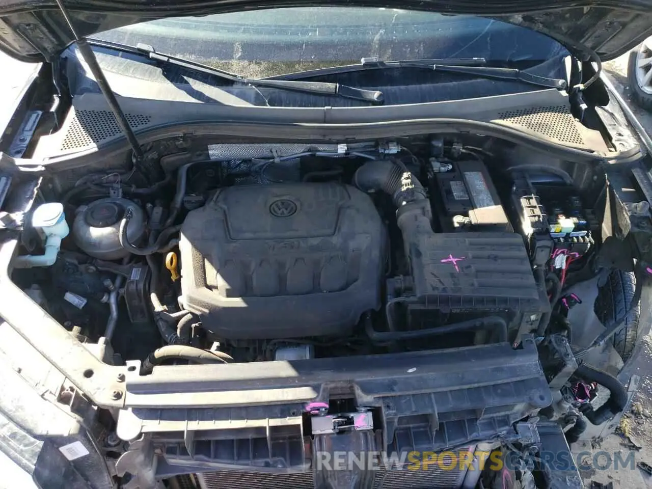 12 Photograph of a damaged car 3VV3B7AX5LM105518 VOLKSWAGEN TIGUAN 2020