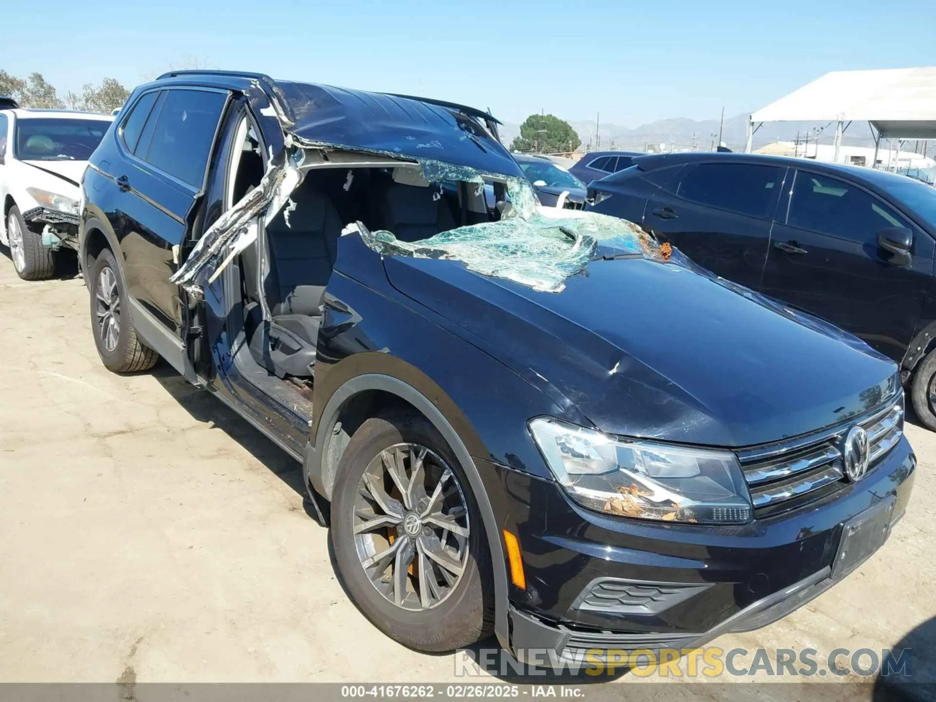 1 Photograph of a damaged car 3VV3B7AX6LM005167 VOLKSWAGEN TIGUAN 2020