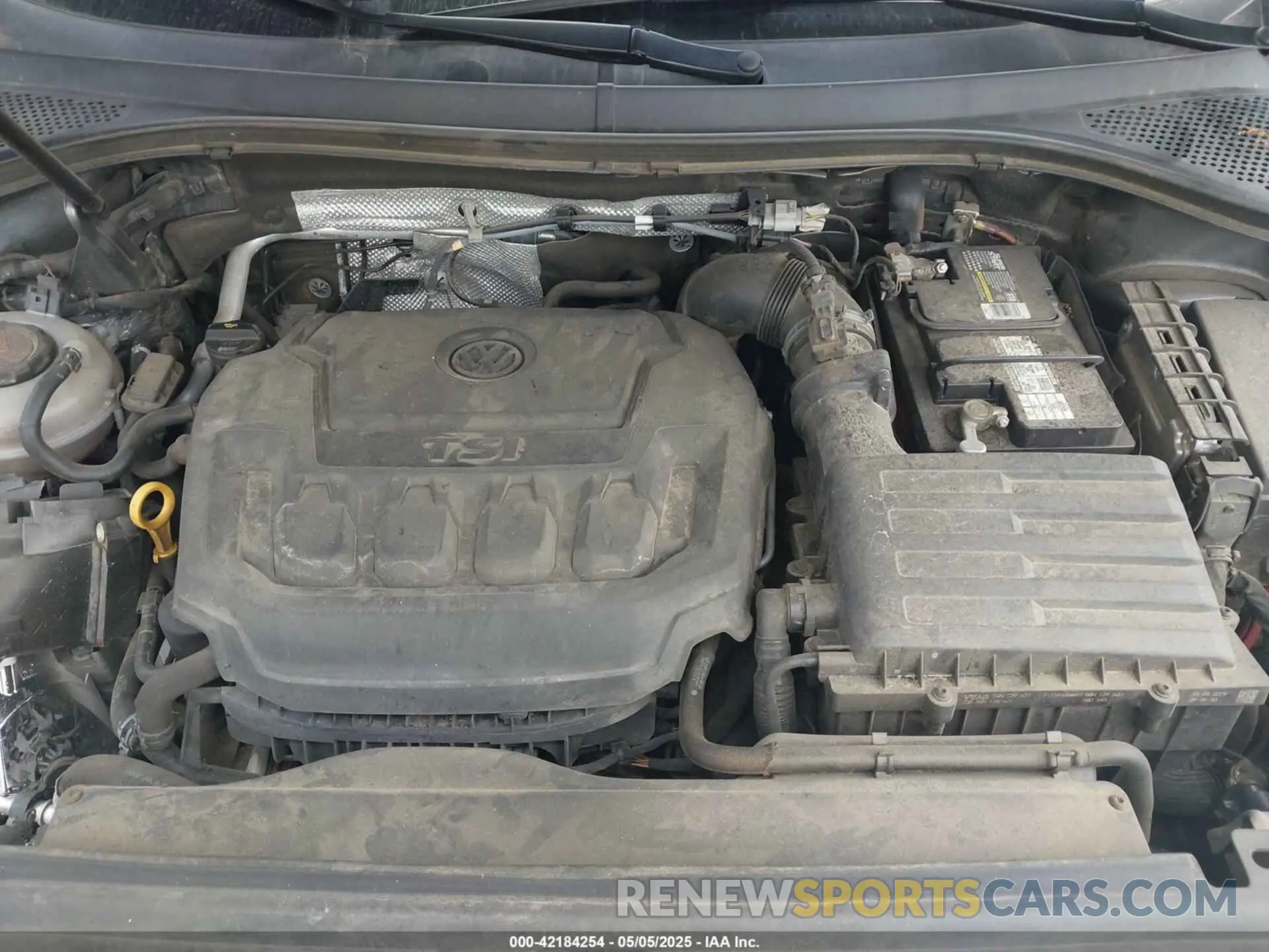10 Photograph of a damaged car 3VV3B7AX6LM008716 VOLKSWAGEN TIGUAN 2020