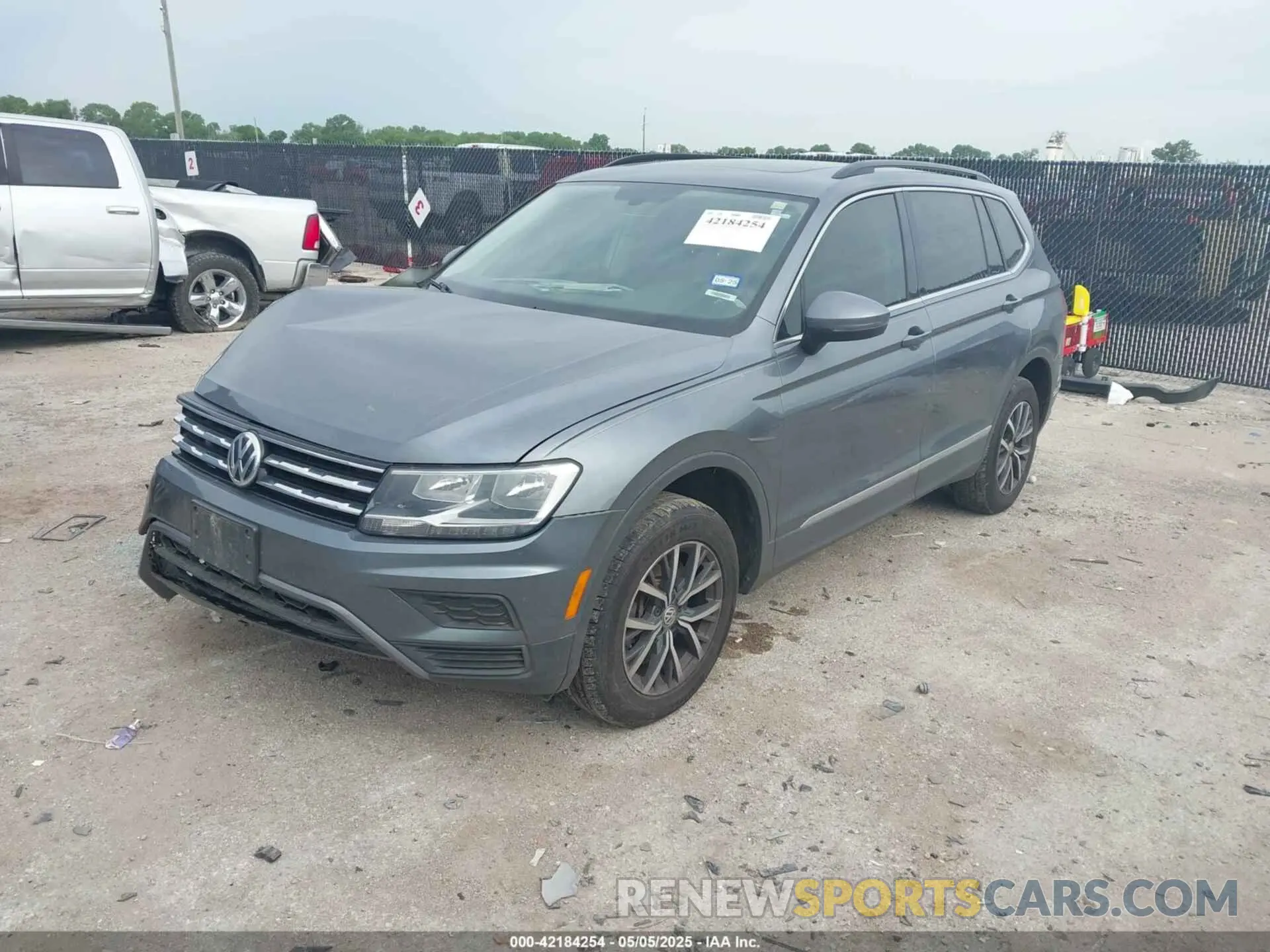 2 Photograph of a damaged car 3VV3B7AX6LM008716 VOLKSWAGEN TIGUAN 2020