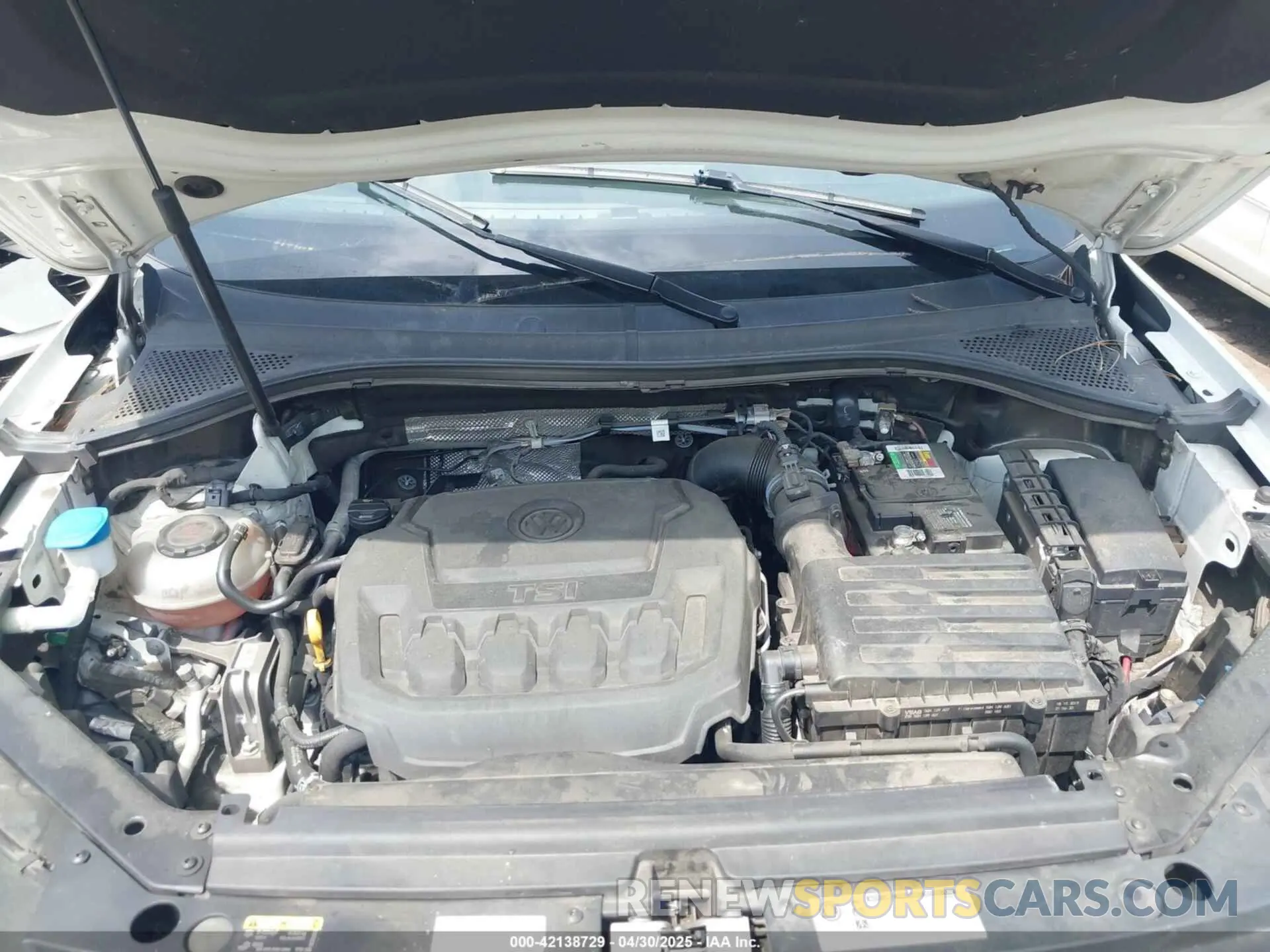10 Photograph of a damaged car 3VV3B7AX6LM054238 VOLKSWAGEN TIGUAN 2020