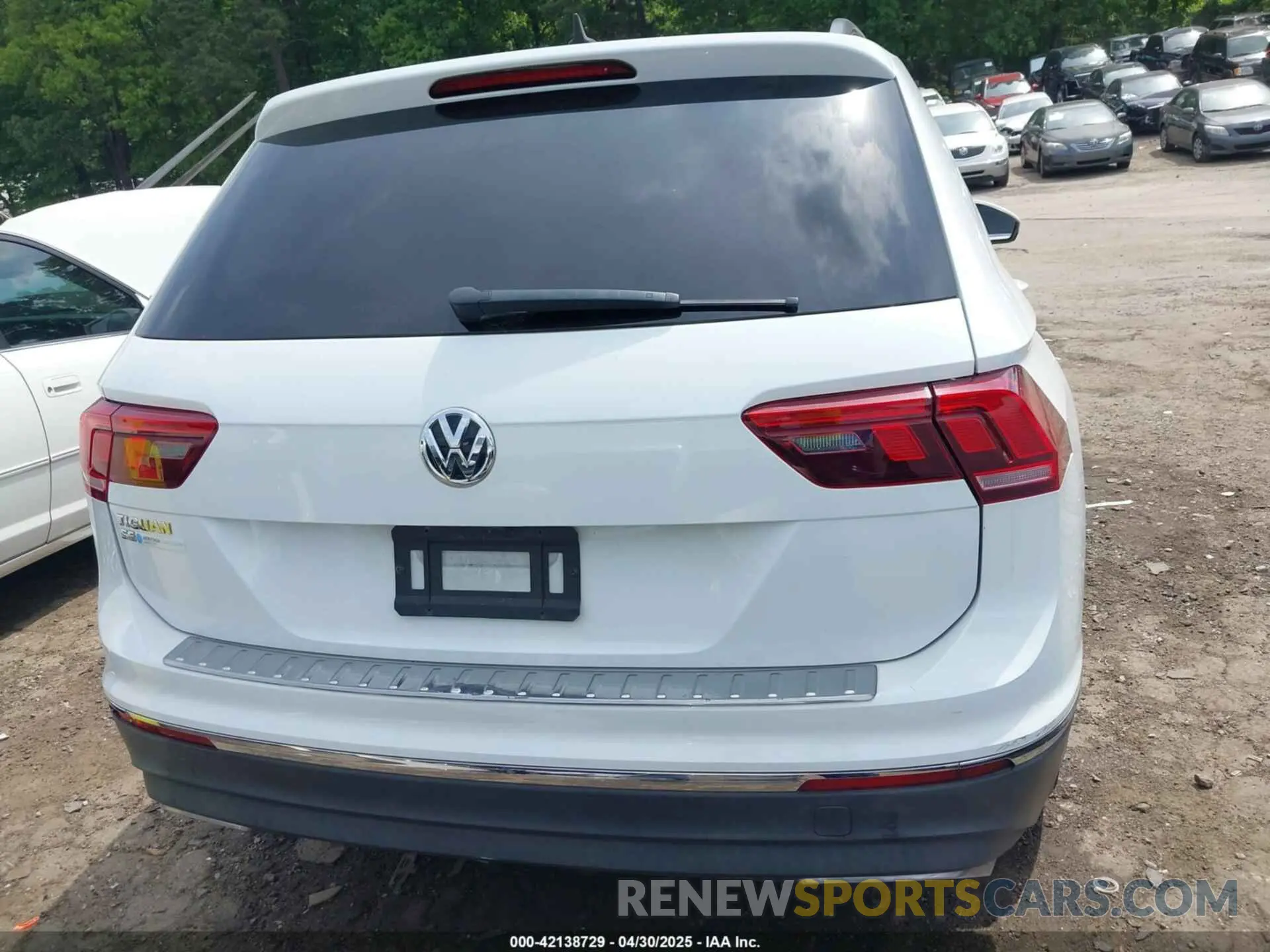 15 Photograph of a damaged car 3VV3B7AX6LM054238 VOLKSWAGEN TIGUAN 2020