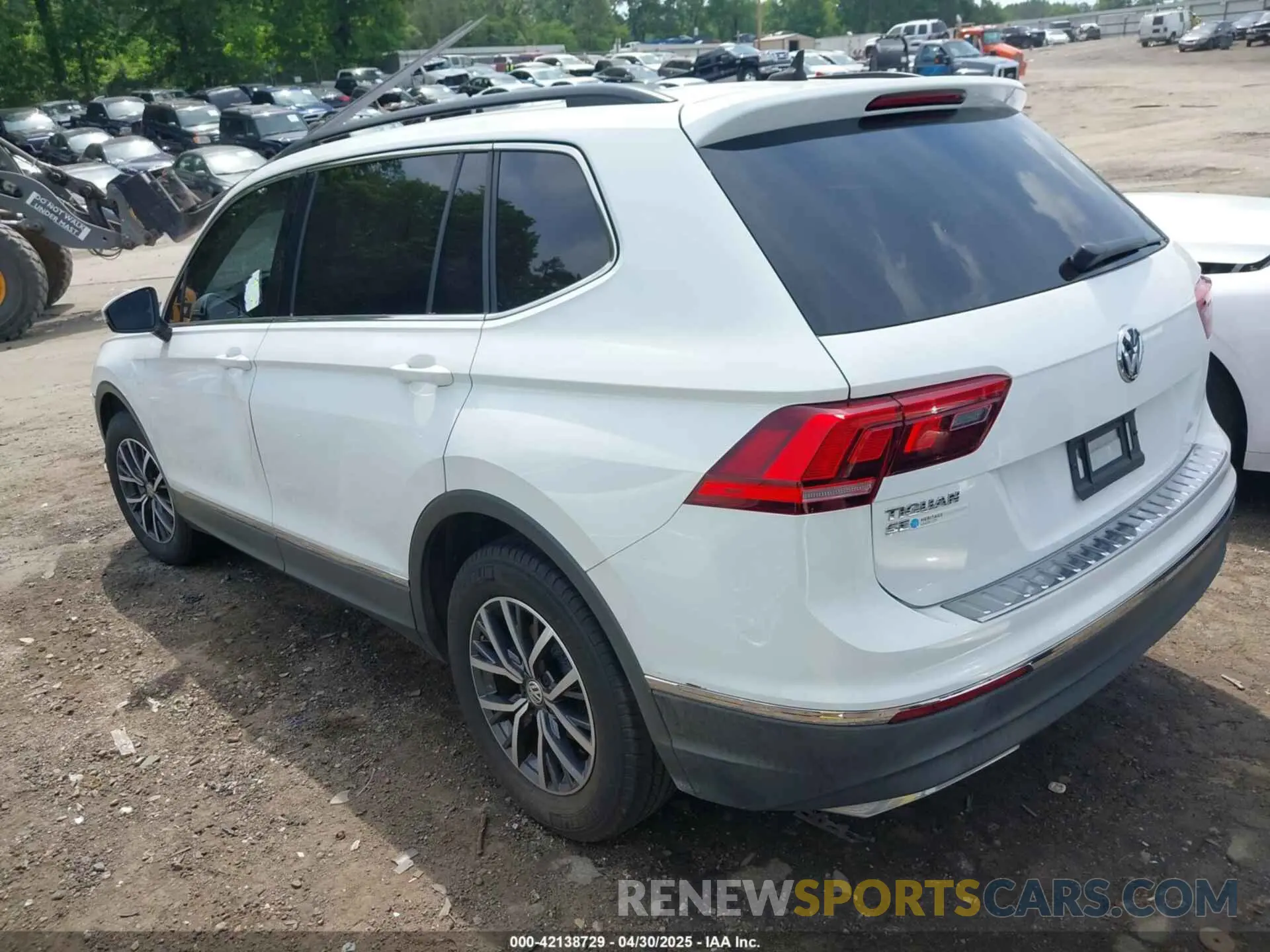 3 Photograph of a damaged car 3VV3B7AX6LM054238 VOLKSWAGEN TIGUAN 2020