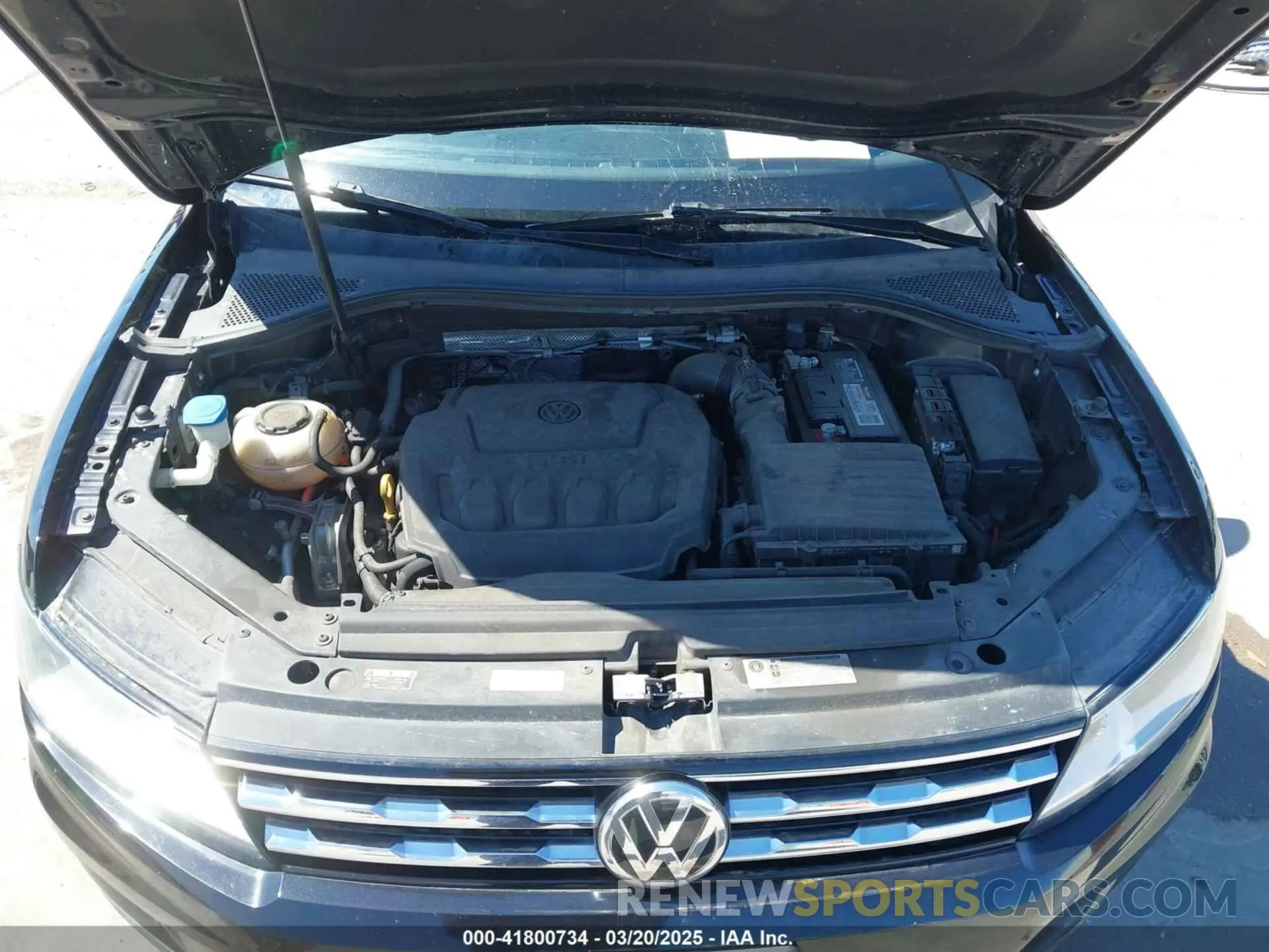10 Photograph of a damaged car 3VV3B7AX6LM071413 VOLKSWAGEN TIGUAN 2020