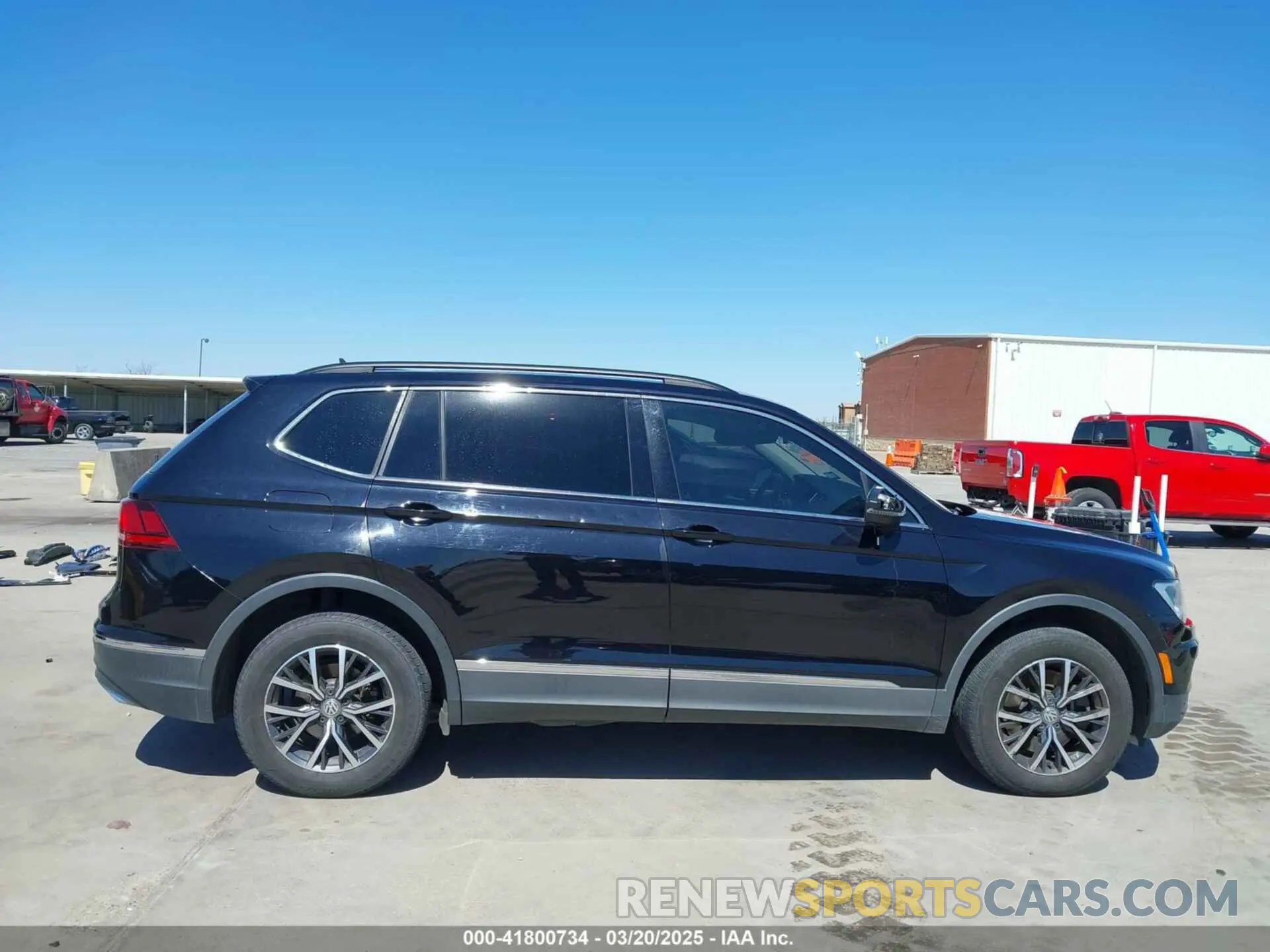 13 Photograph of a damaged car 3VV3B7AX6LM071413 VOLKSWAGEN TIGUAN 2020