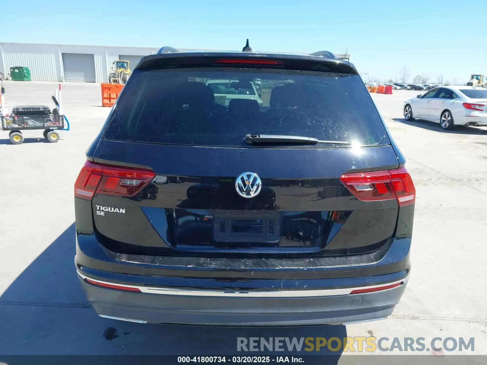 16 Photograph of a damaged car 3VV3B7AX6LM071413 VOLKSWAGEN TIGUAN 2020