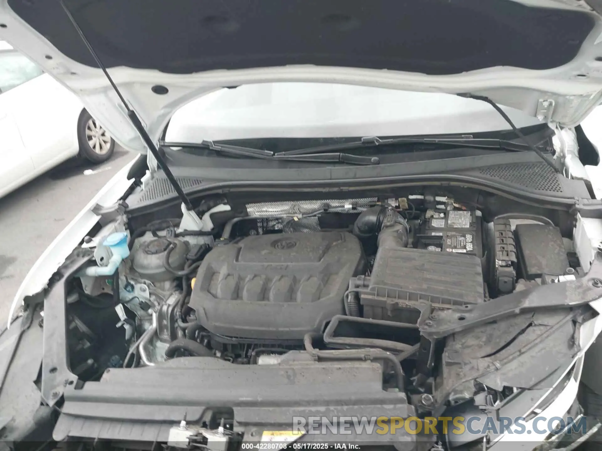10 Photograph of a damaged car 3VV3B7AX6LM182754 VOLKSWAGEN TIGUAN 2020