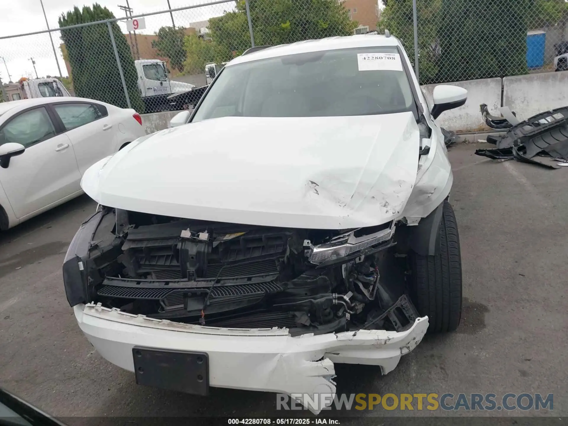 12 Photograph of a damaged car 3VV3B7AX6LM182754 VOLKSWAGEN TIGUAN 2020