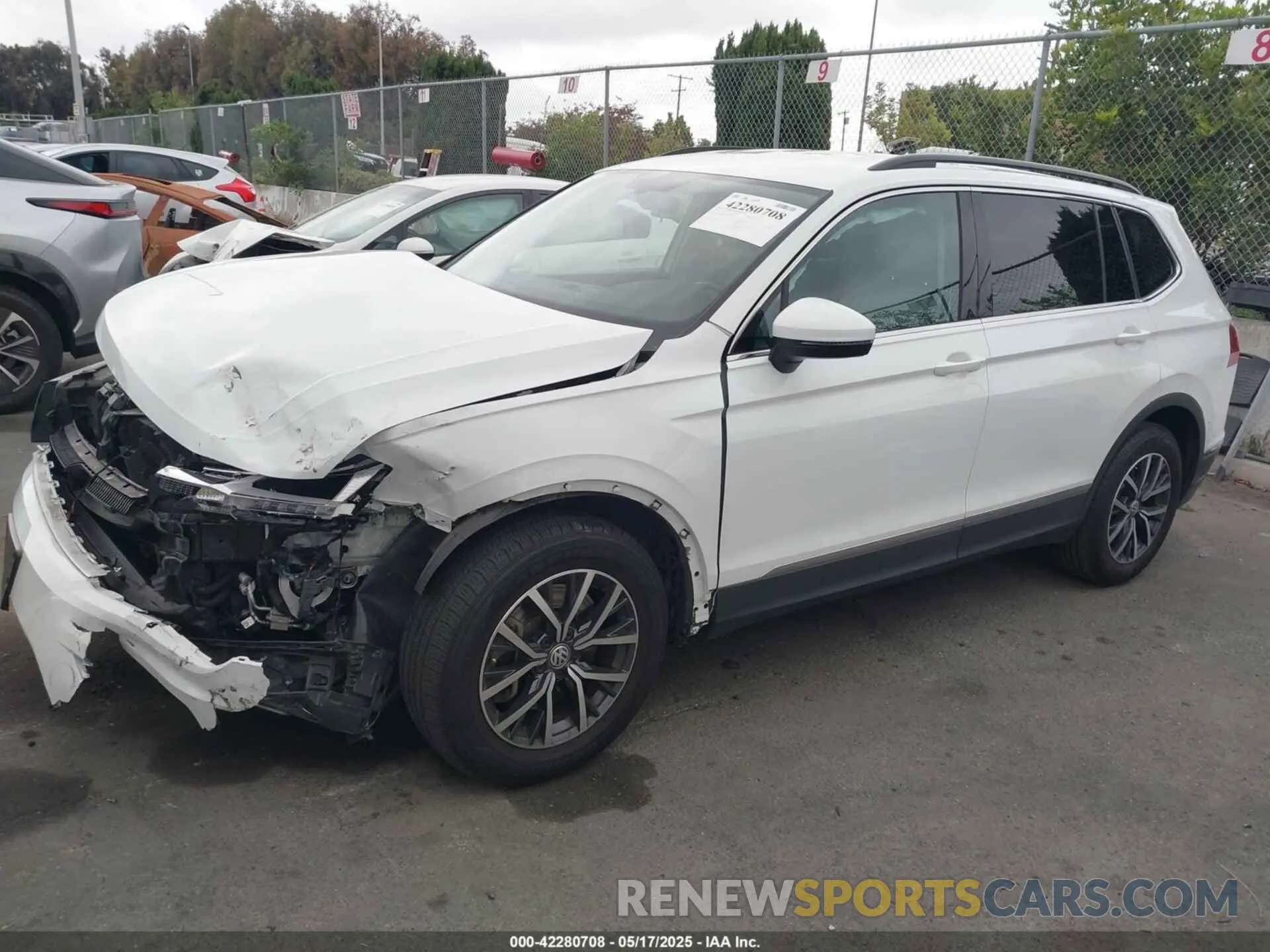 2 Photograph of a damaged car 3VV3B7AX6LM182754 VOLKSWAGEN TIGUAN 2020