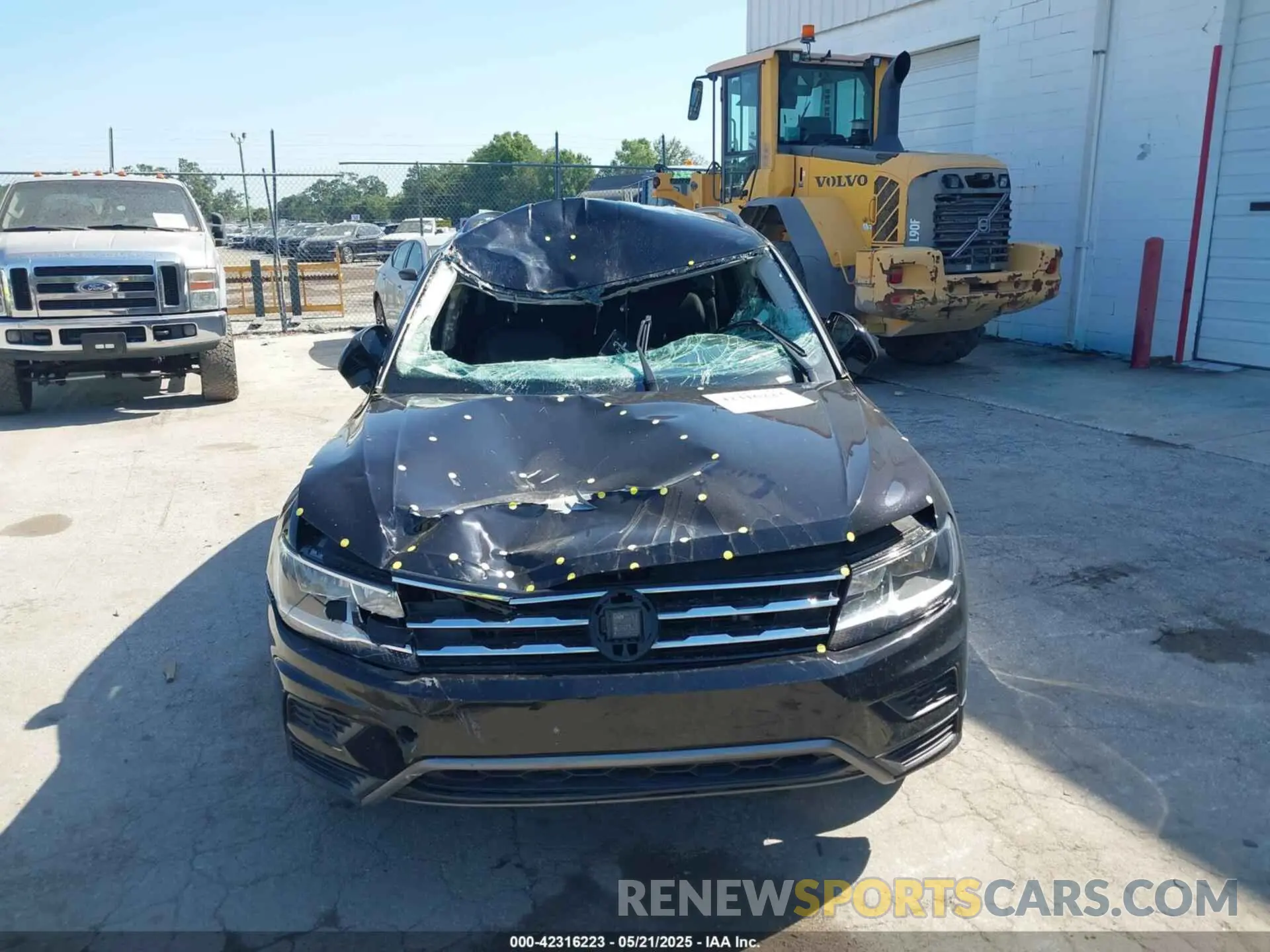 6 Photograph of a damaged car 3VV3B7AX7LM035567 VOLKSWAGEN TIGUAN 2020