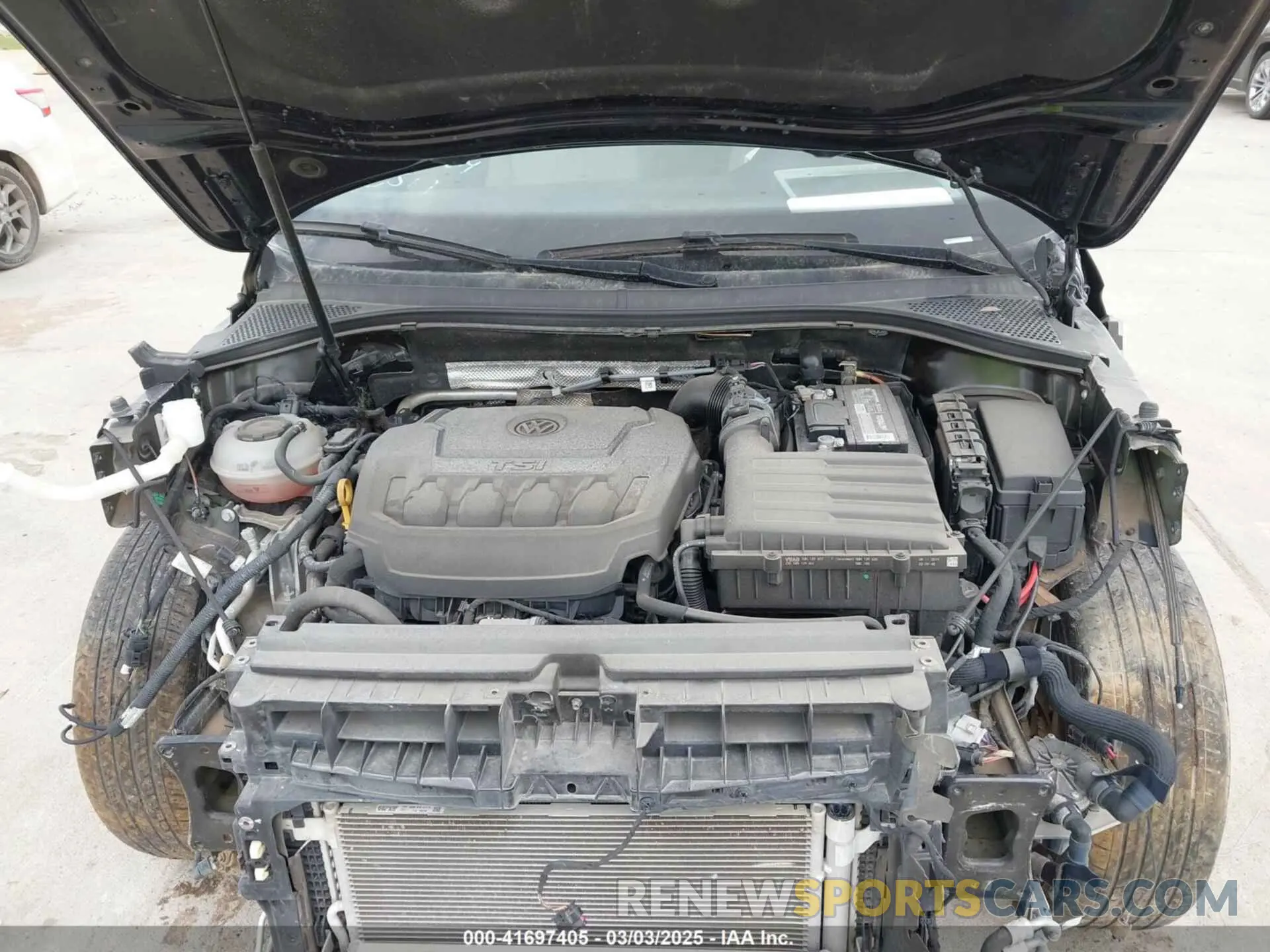 10 Photograph of a damaged car 3VV3B7AX7LM067046 VOLKSWAGEN TIGUAN 2020