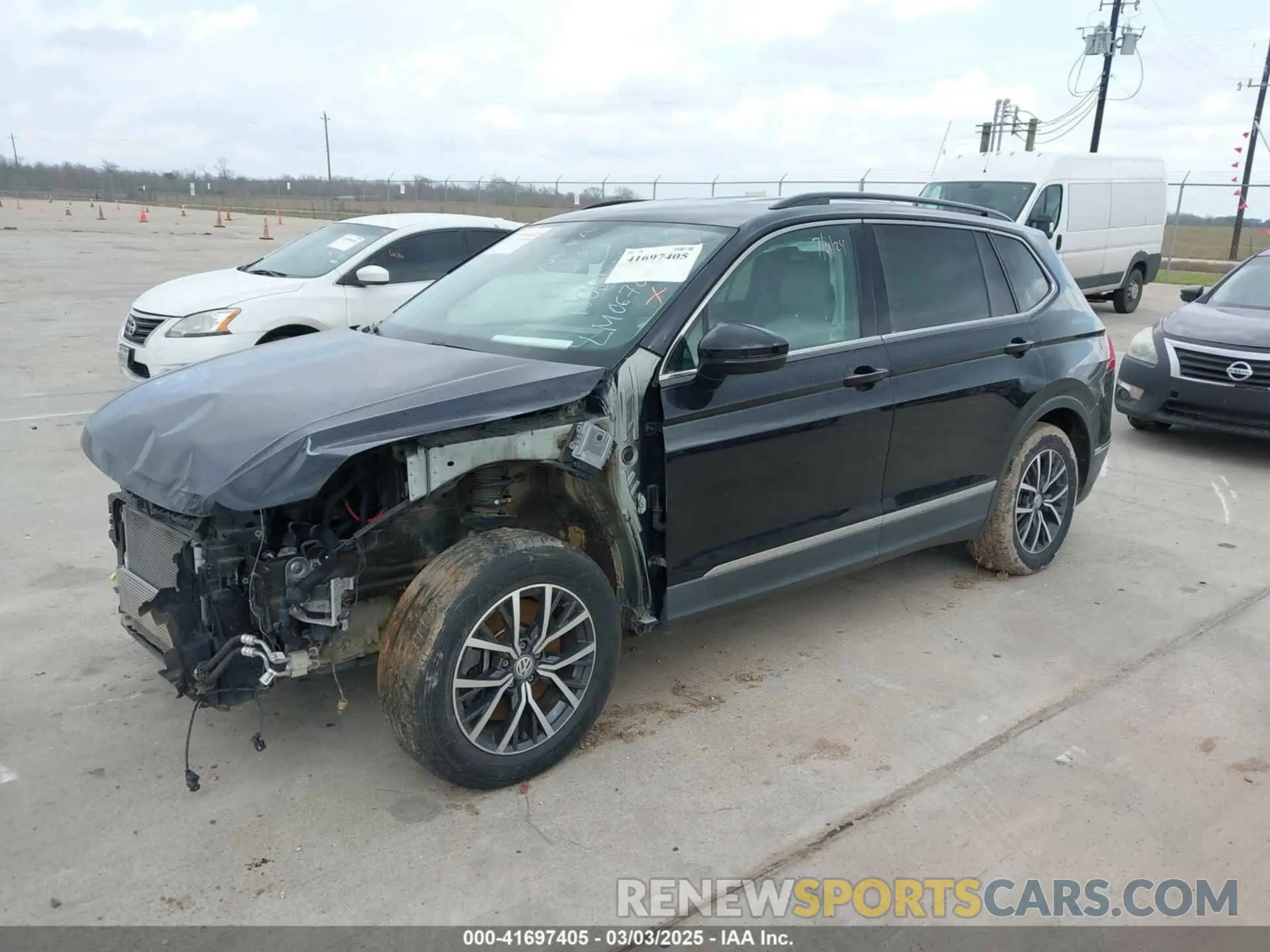 2 Photograph of a damaged car 3VV3B7AX7LM067046 VOLKSWAGEN TIGUAN 2020