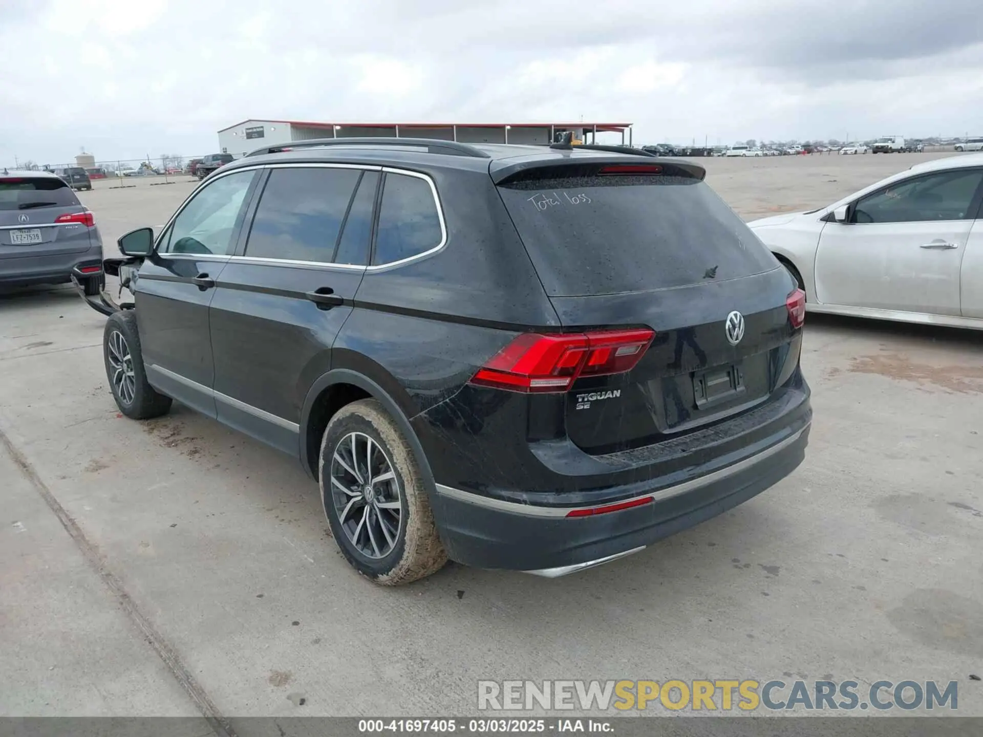3 Photograph of a damaged car 3VV3B7AX7LM067046 VOLKSWAGEN TIGUAN 2020