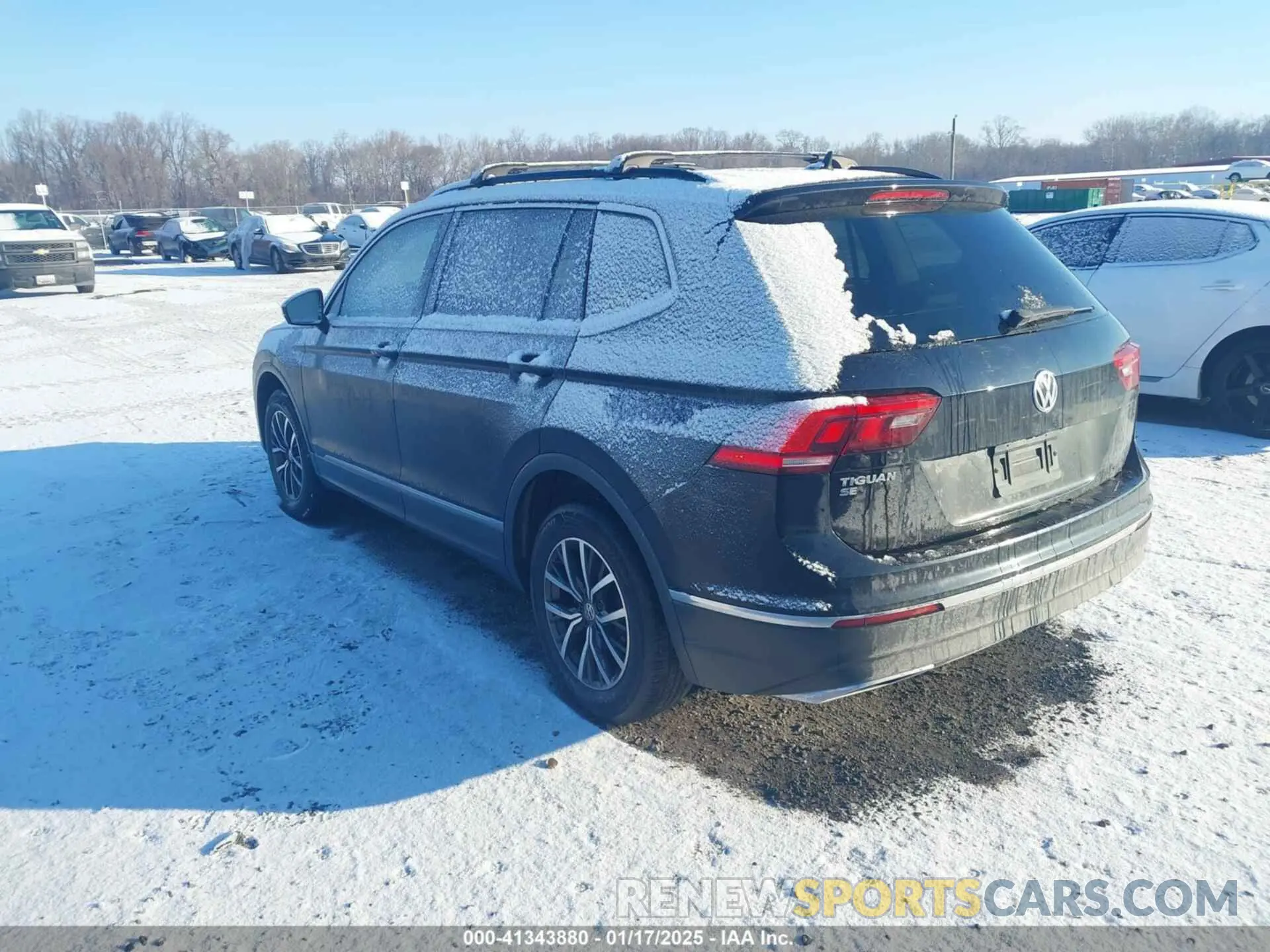 3 Photograph of a damaged car 3VV3B7AX7LM091718 VOLKSWAGEN TIGUAN 2020
