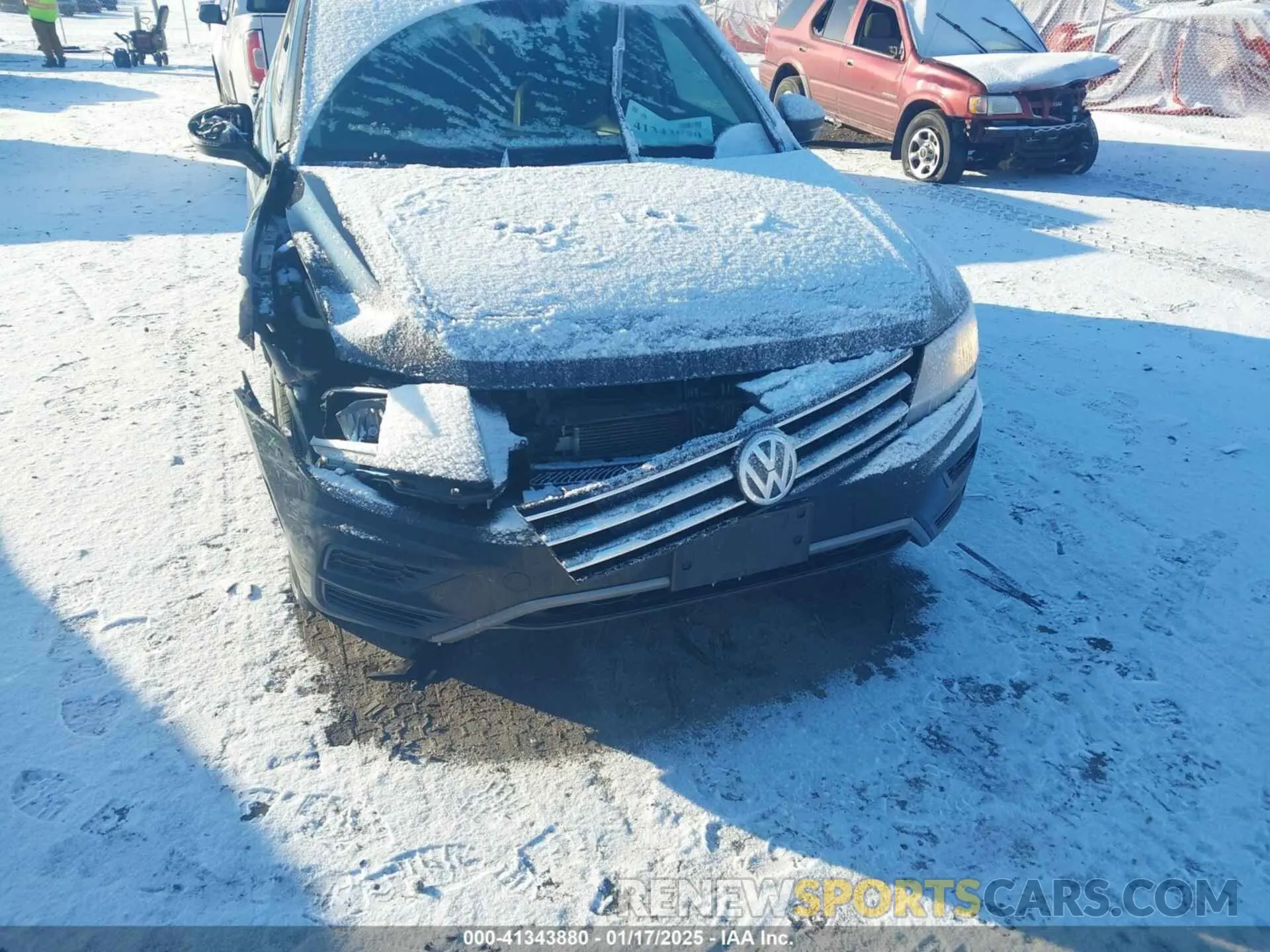 6 Photograph of a damaged car 3VV3B7AX7LM091718 VOLKSWAGEN TIGUAN 2020