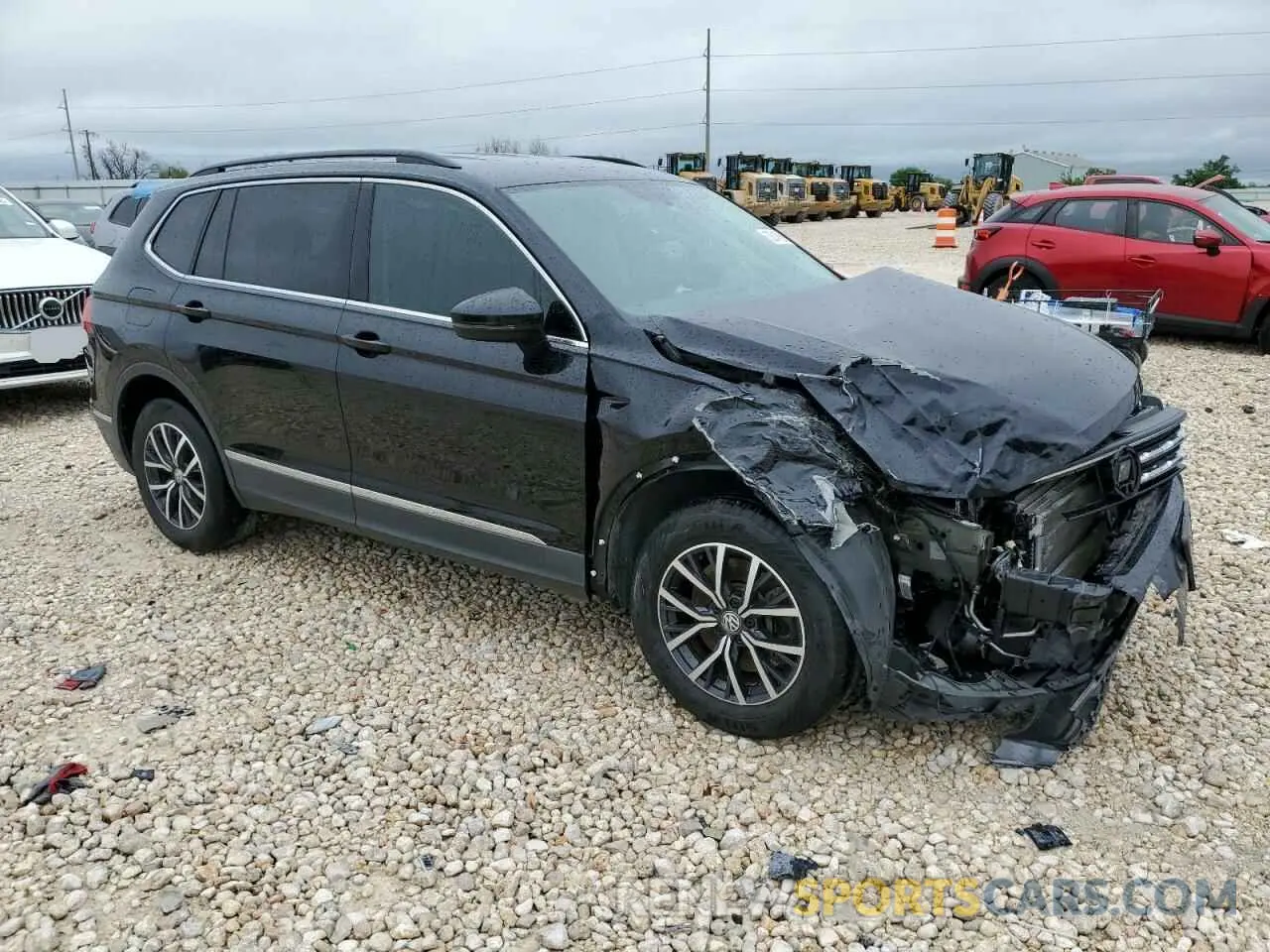 4 Photograph of a damaged car 3VV3B7AX7LM153778 VOLKSWAGEN TIGUAN 2020