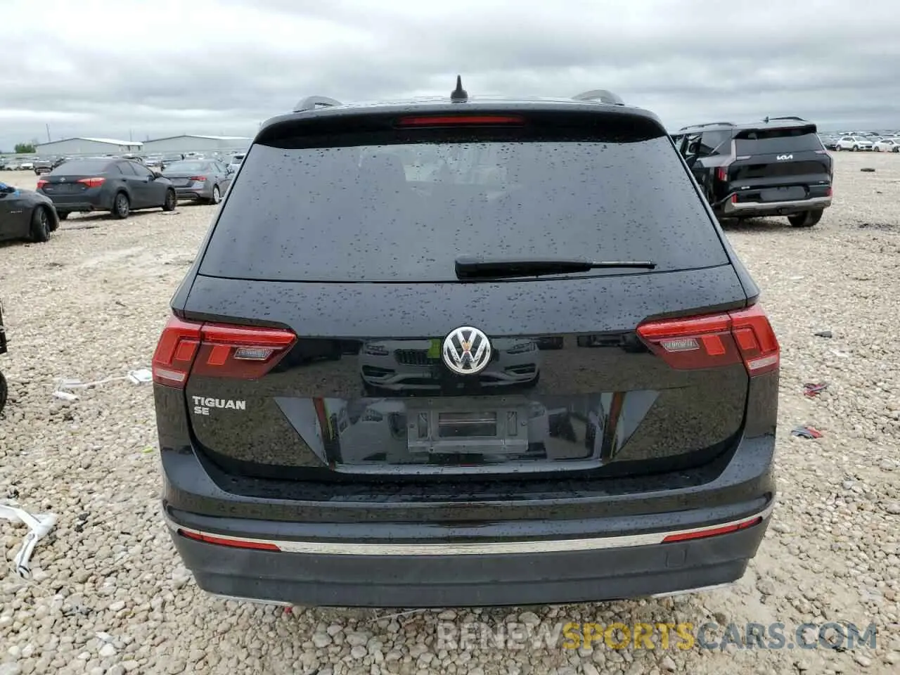 6 Photograph of a damaged car 3VV3B7AX7LM153778 VOLKSWAGEN TIGUAN 2020