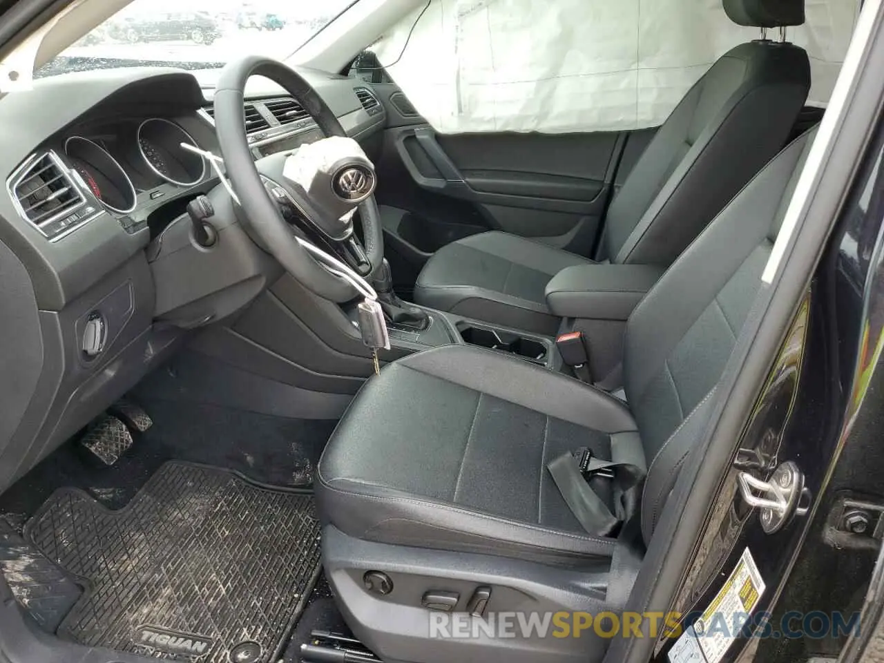 7 Photograph of a damaged car 3VV3B7AX7LM153778 VOLKSWAGEN TIGUAN 2020