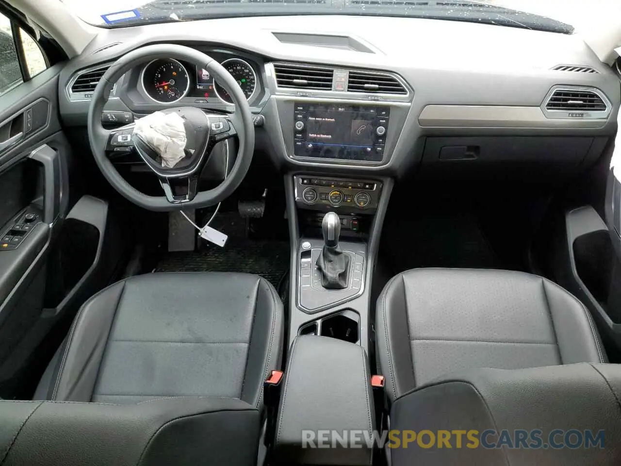 8 Photograph of a damaged car 3VV3B7AX7LM153778 VOLKSWAGEN TIGUAN 2020