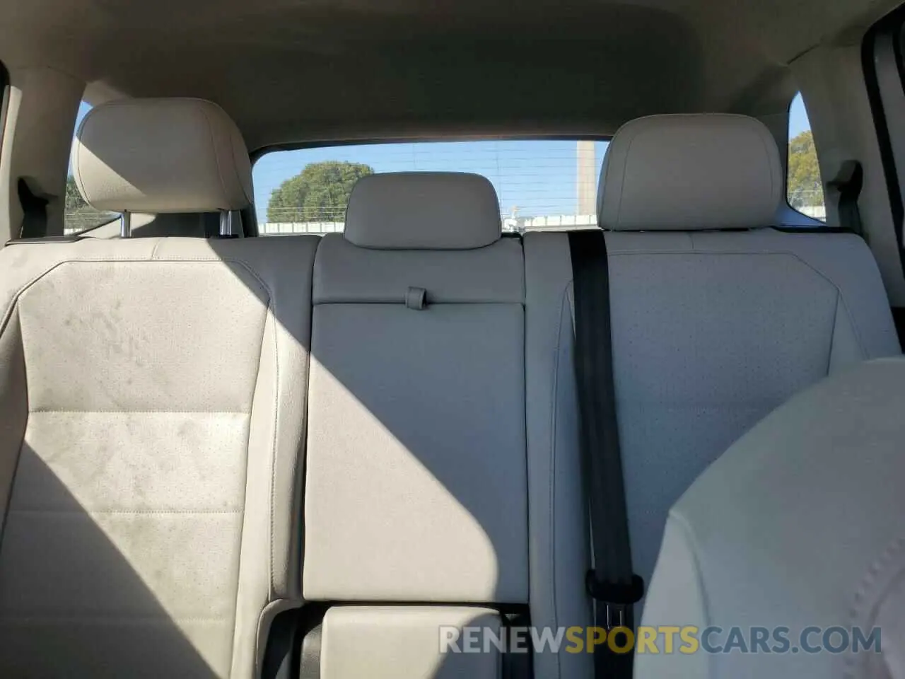 10 Photograph of a damaged car 3VV3B7AX8LM036808 VOLKSWAGEN TIGUAN 2020