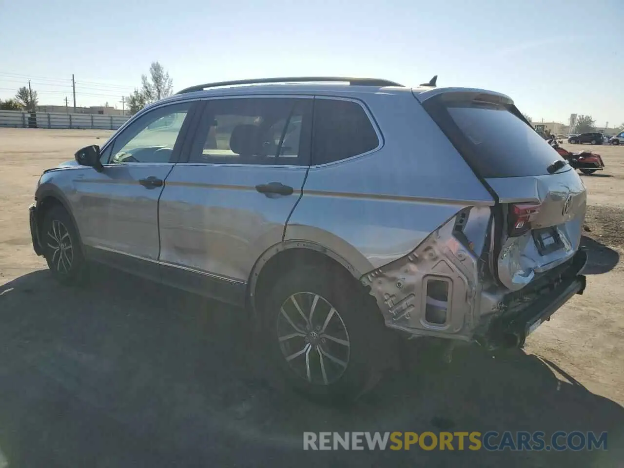 2 Photograph of a damaged car 3VV3B7AX8LM036808 VOLKSWAGEN TIGUAN 2020
