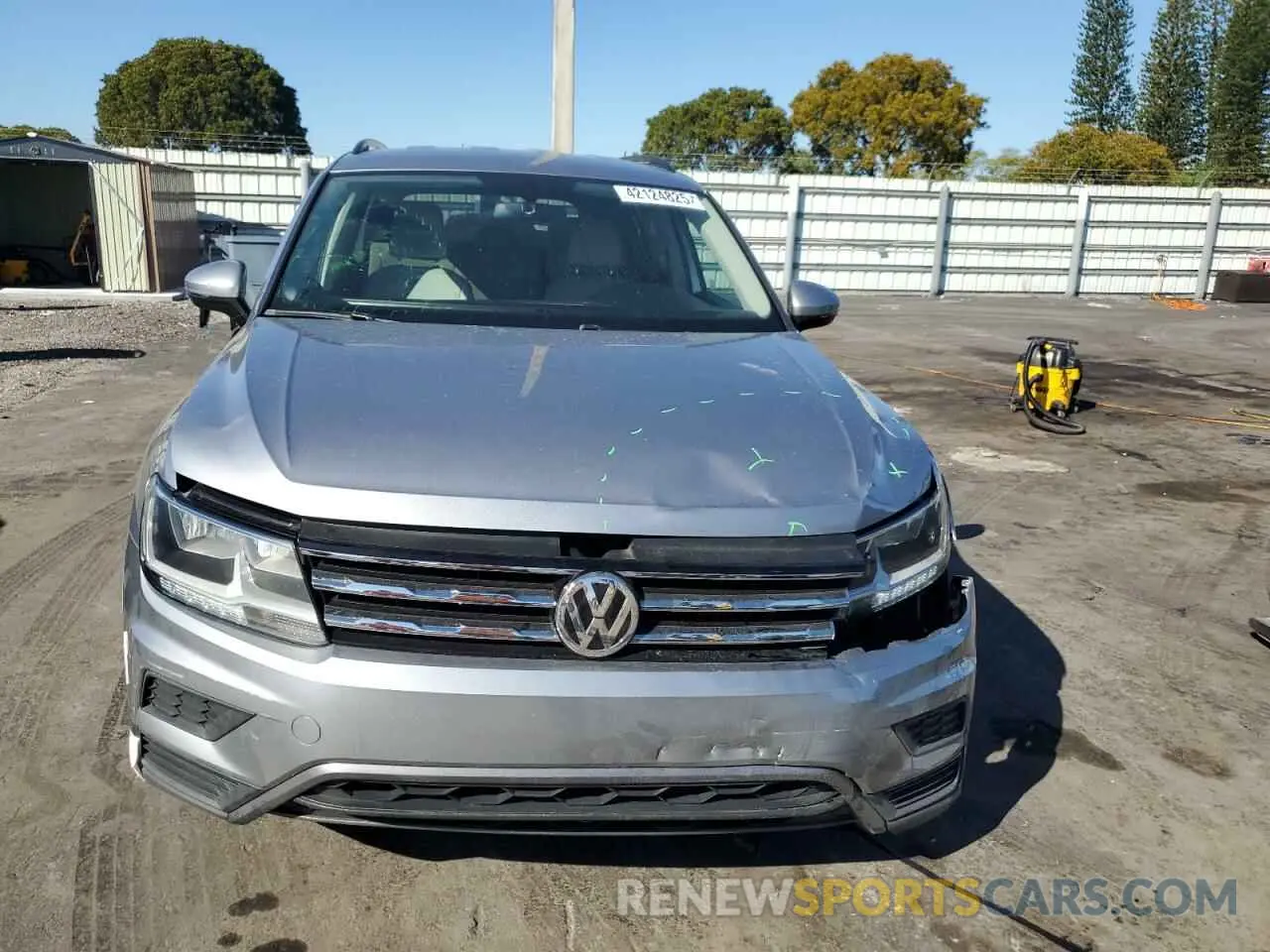 5 Photograph of a damaged car 3VV3B7AX8LM036808 VOLKSWAGEN TIGUAN 2020
