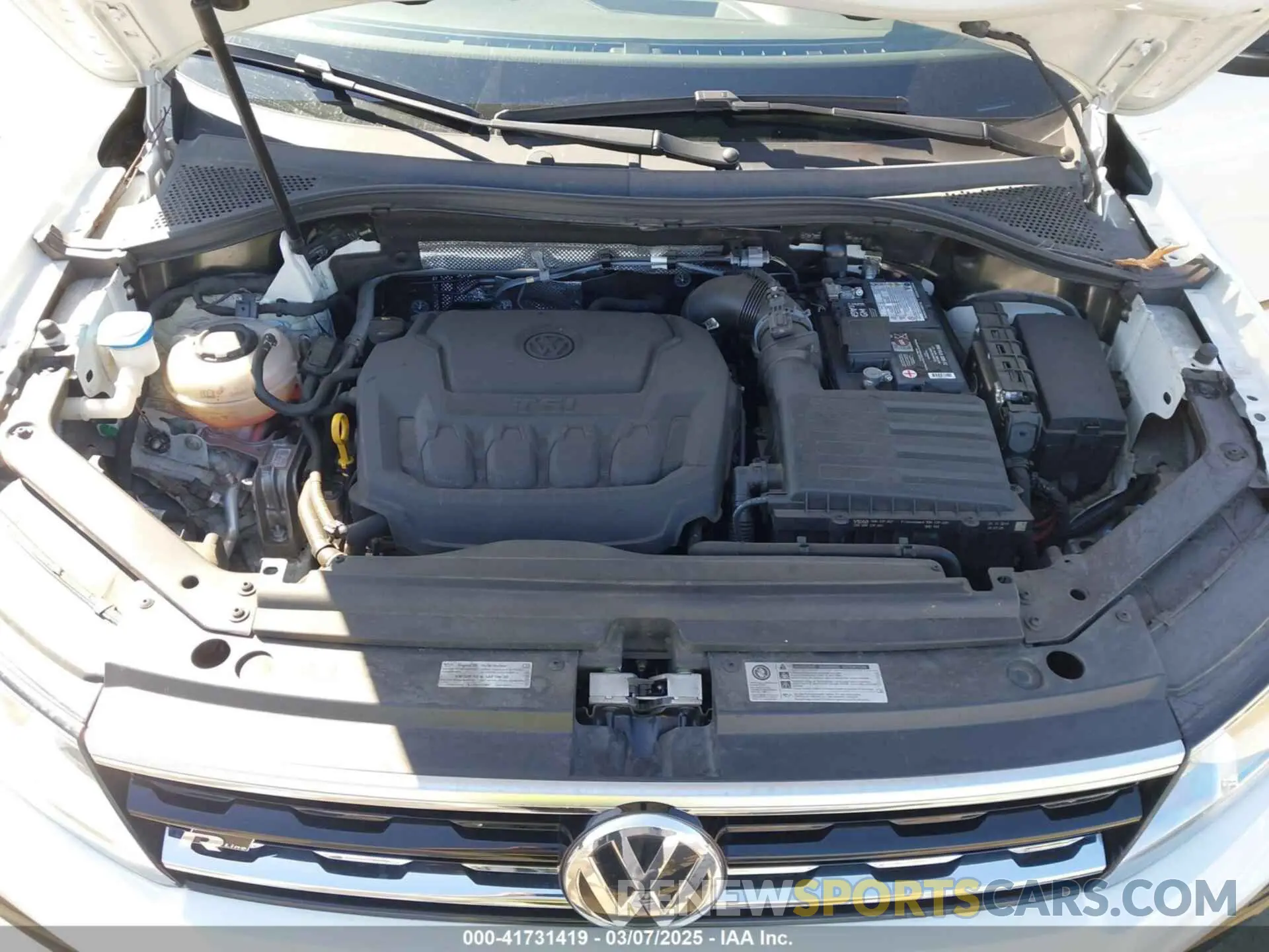 10 Photograph of a damaged car 3VV3B7AX8LM063202 VOLKSWAGEN TIGUAN 2020