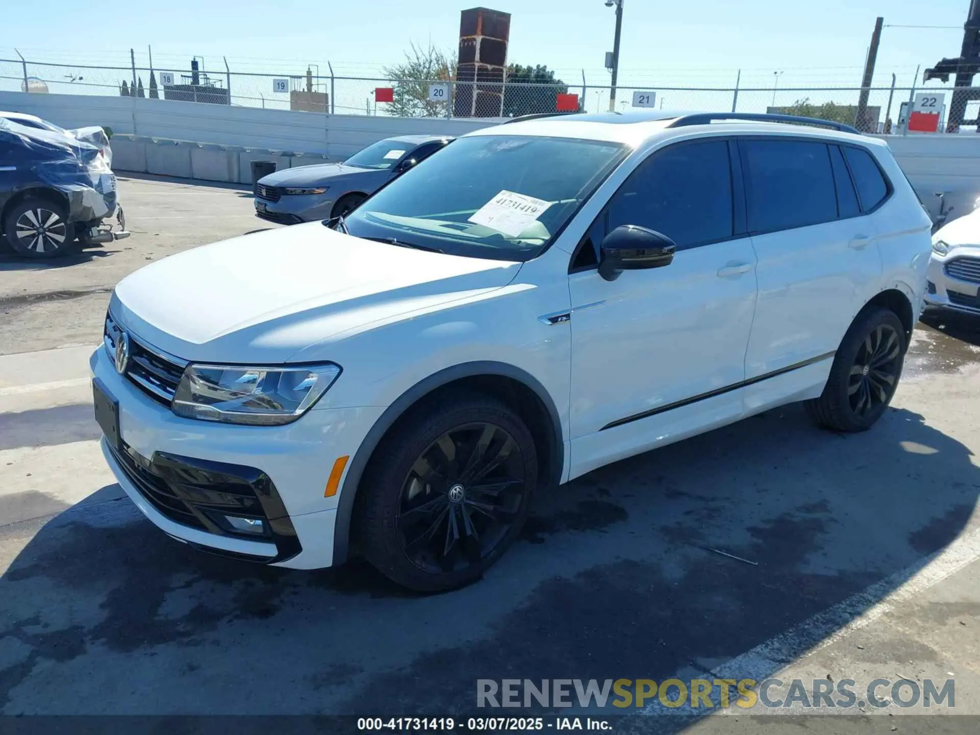 2 Photograph of a damaged car 3VV3B7AX8LM063202 VOLKSWAGEN TIGUAN 2020