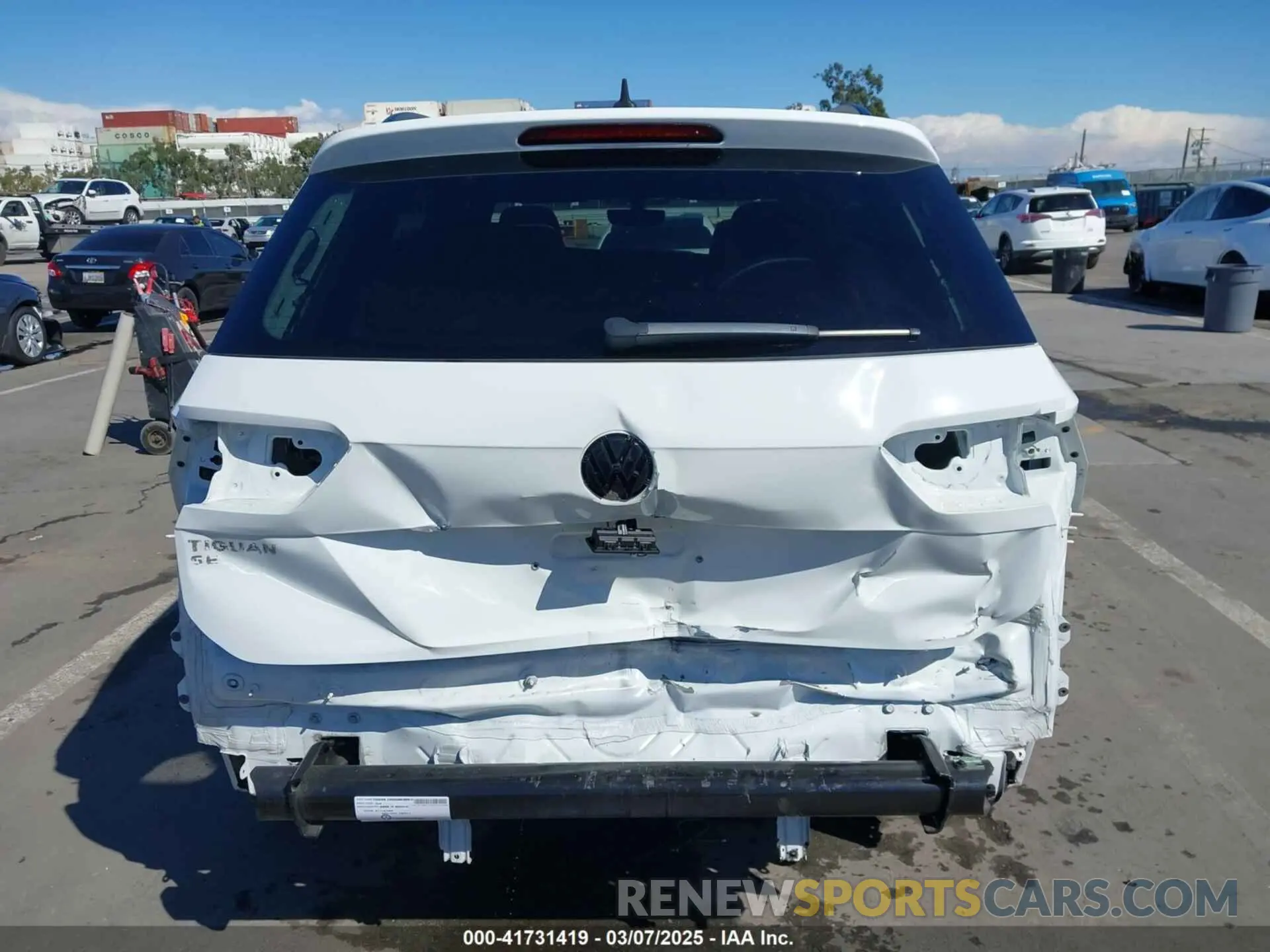 6 Photograph of a damaged car 3VV3B7AX8LM063202 VOLKSWAGEN TIGUAN 2020