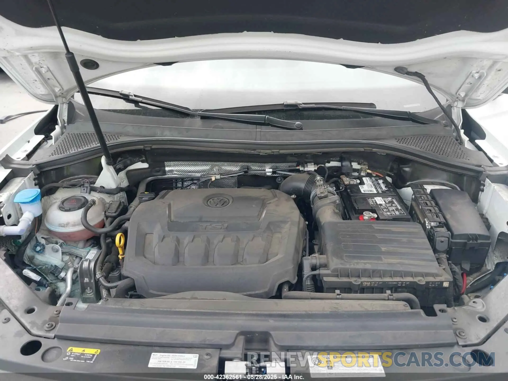 10 Photograph of a damaged car 3VV3B7AX8LM074622 VOLKSWAGEN TIGUAN 2020