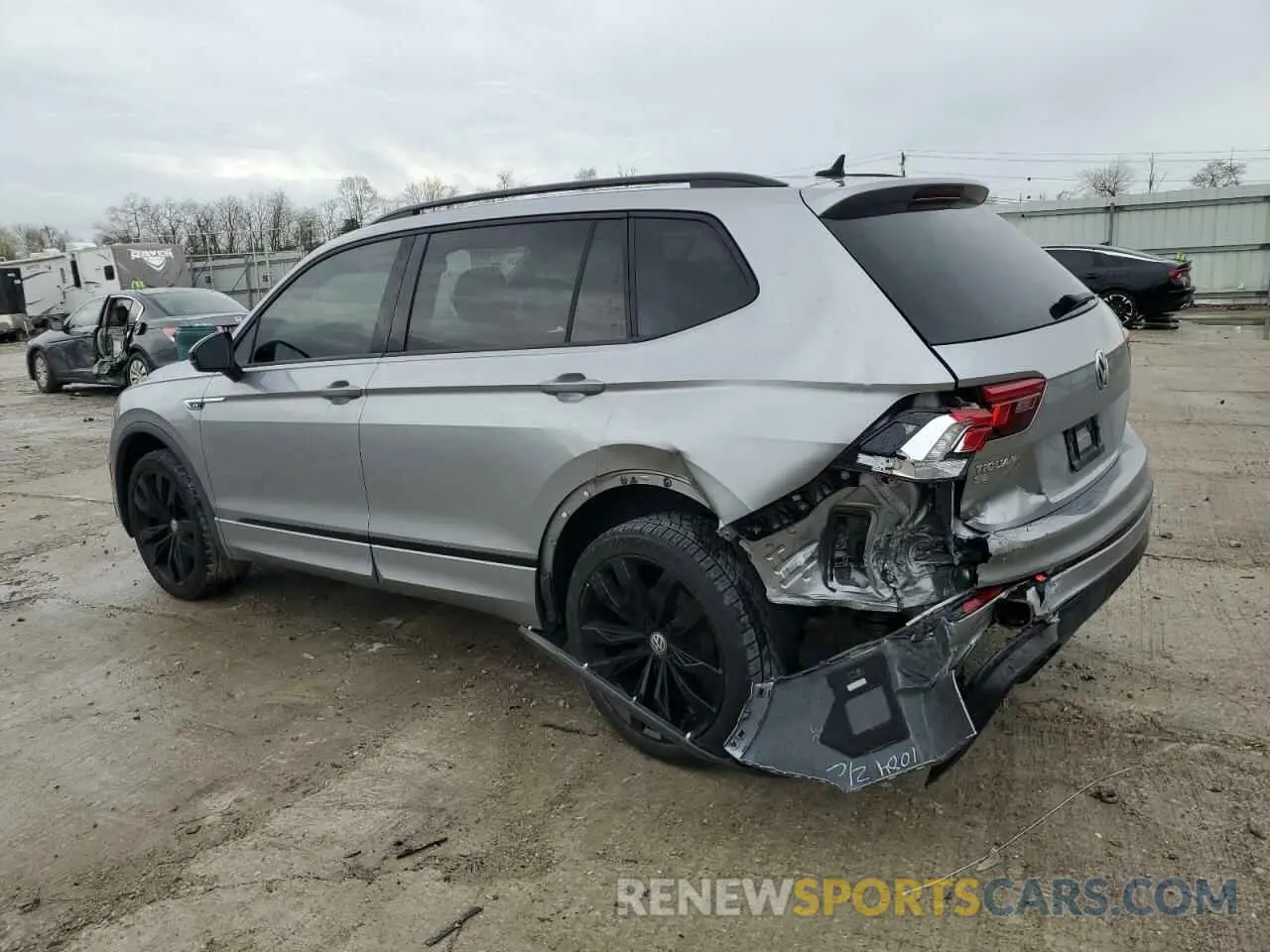 2 Photograph of a damaged car 3VV3B7AX8LM118697 VOLKSWAGEN TIGUAN 2020