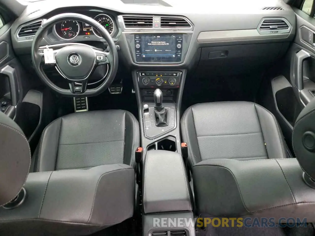 8 Photograph of a damaged car 3VV3B7AX8LM118697 VOLKSWAGEN TIGUAN 2020