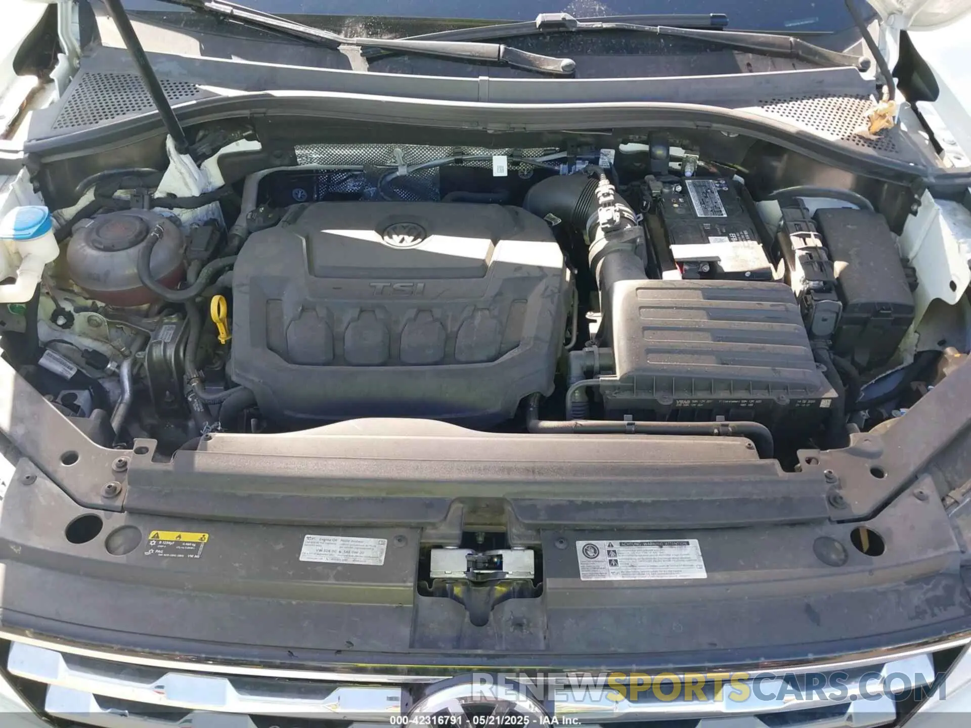 10 Photograph of a damaged car 3VV3B7AX8LM120160 VOLKSWAGEN TIGUAN 2020