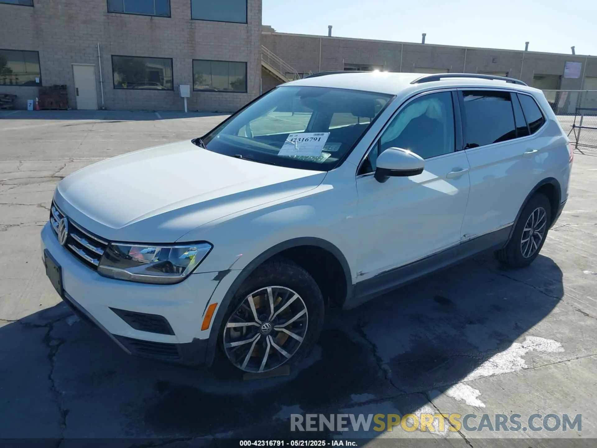 2 Photograph of a damaged car 3VV3B7AX8LM120160 VOLKSWAGEN TIGUAN 2020
