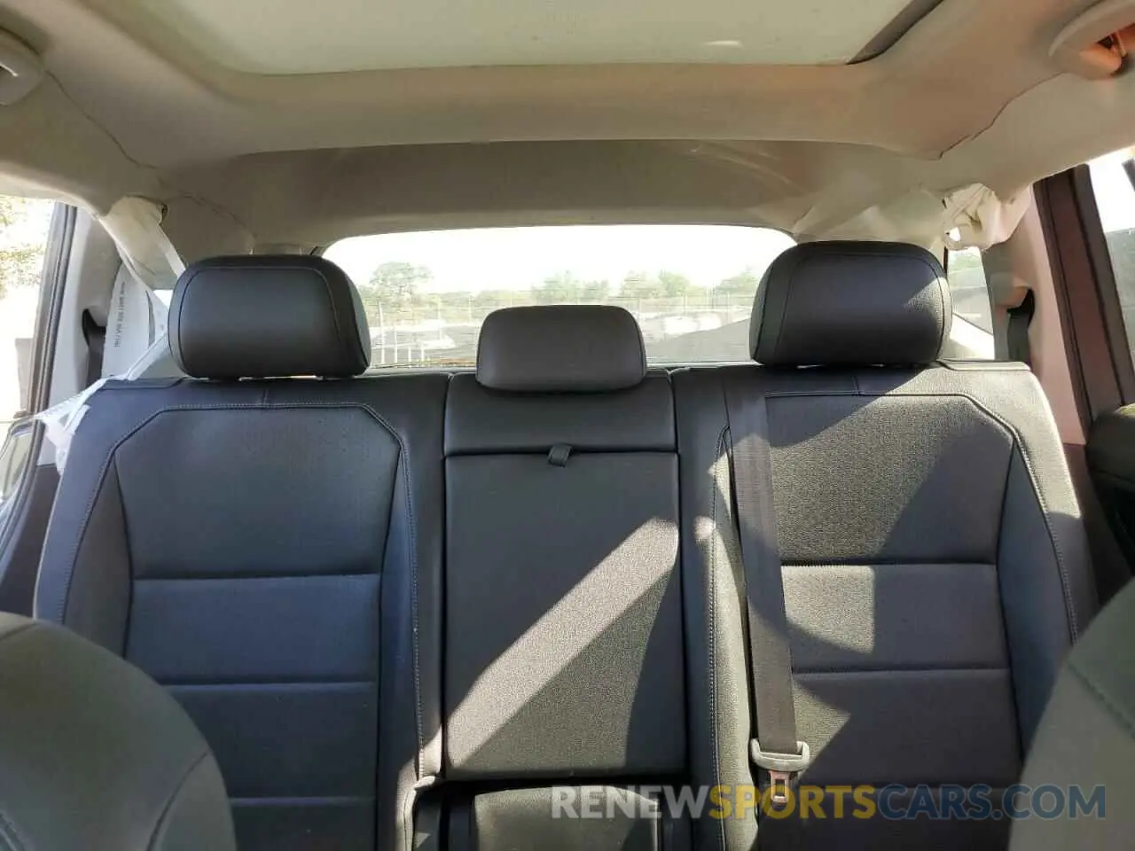10 Photograph of a damaged car 3VV3B7AX9LM036350 VOLKSWAGEN TIGUAN 2020