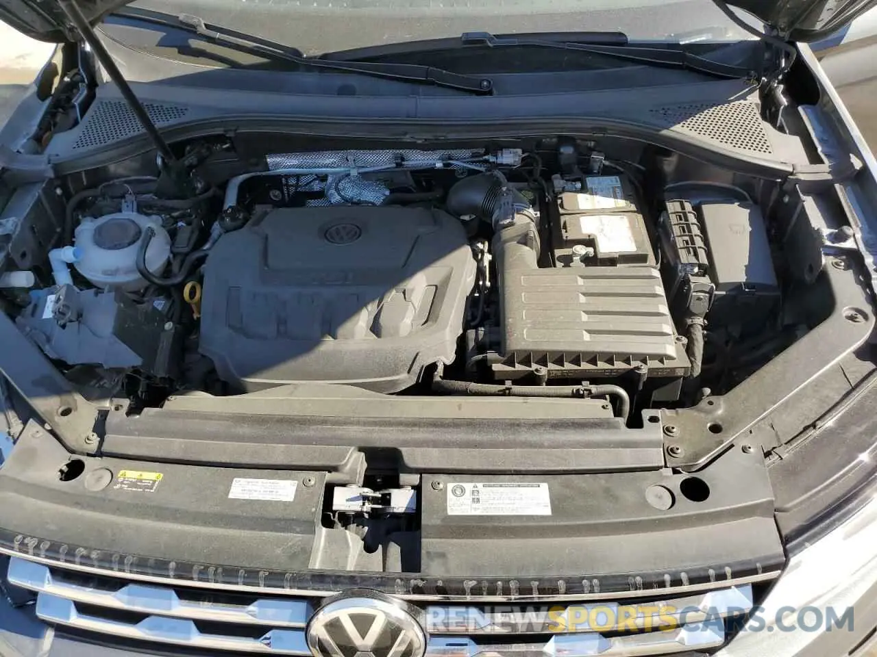 12 Photograph of a damaged car 3VV3B7AX9LM036350 VOLKSWAGEN TIGUAN 2020