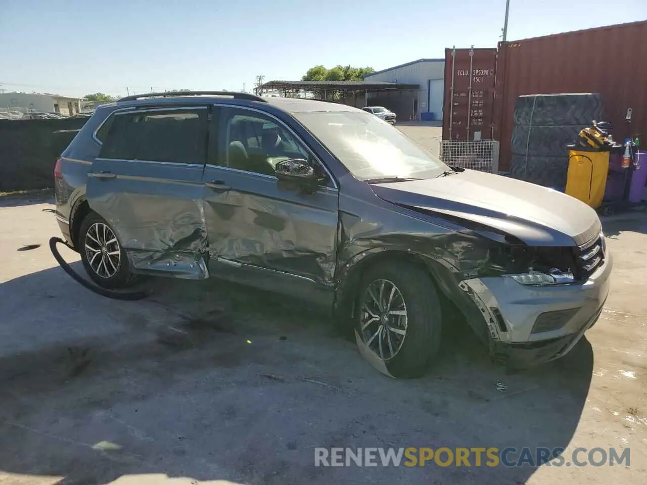 4 Photograph of a damaged car 3VV3B7AX9LM036350 VOLKSWAGEN TIGUAN 2020