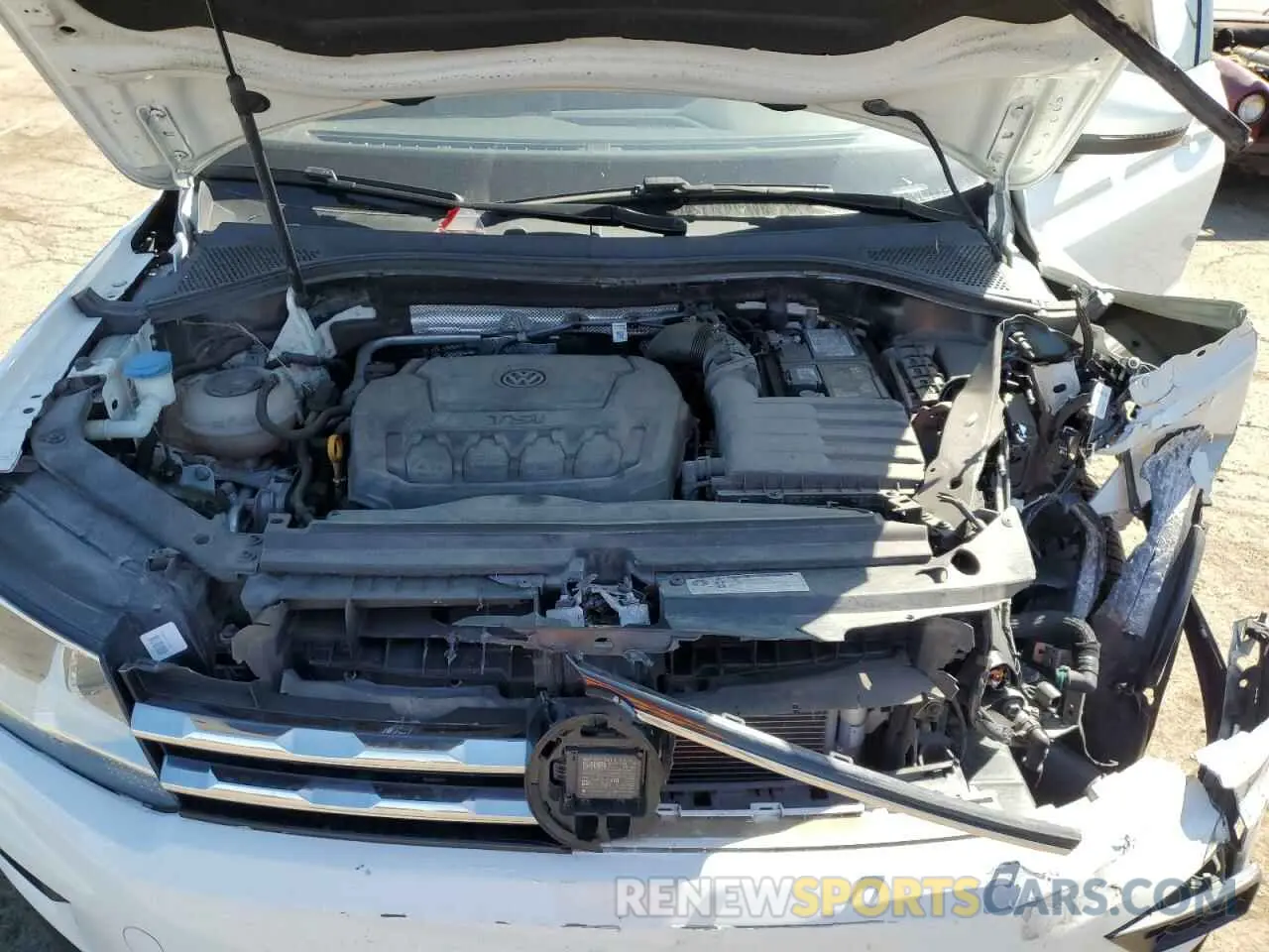 12 Photograph of a damaged car 3VV3B7AX9LM071888 VOLKSWAGEN TIGUAN 2020