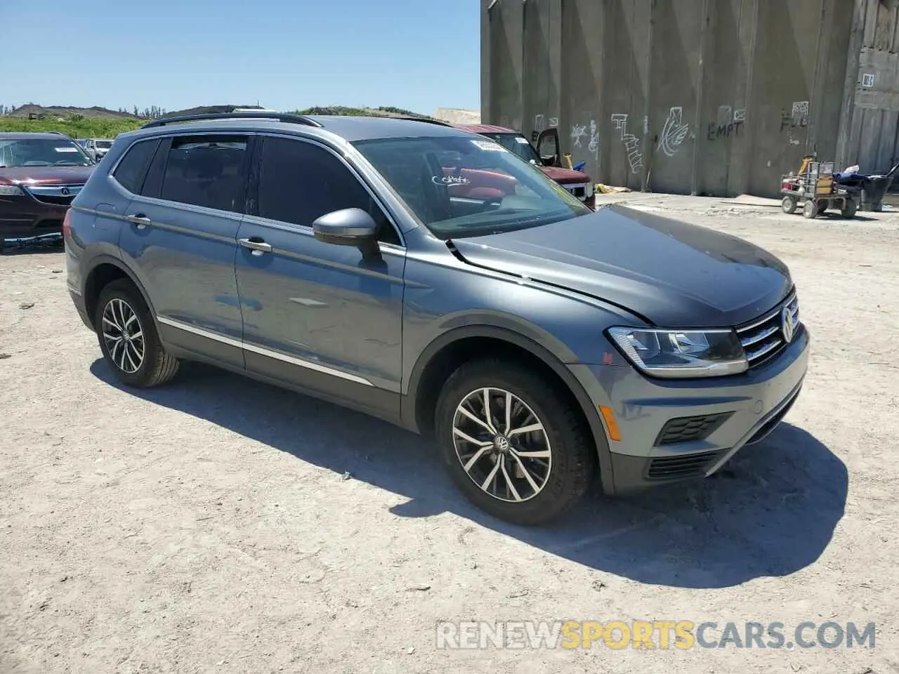 4 Photograph of a damaged car 3VV3B7AX9LM083040 VOLKSWAGEN TIGUAN 2020