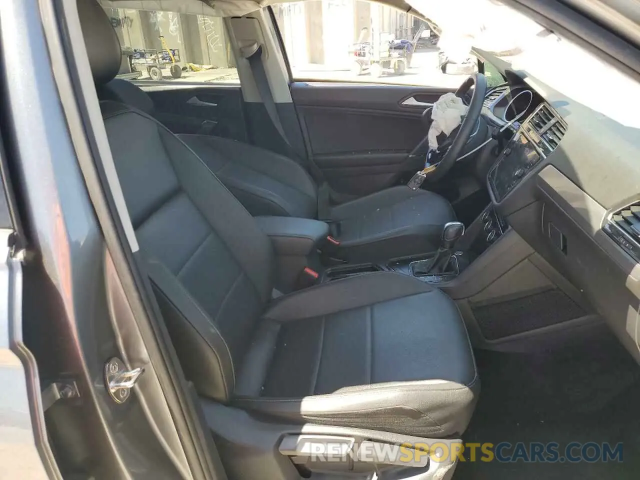 7 Photograph of a damaged car 3VV3B7AX9LM083040 VOLKSWAGEN TIGUAN 2020