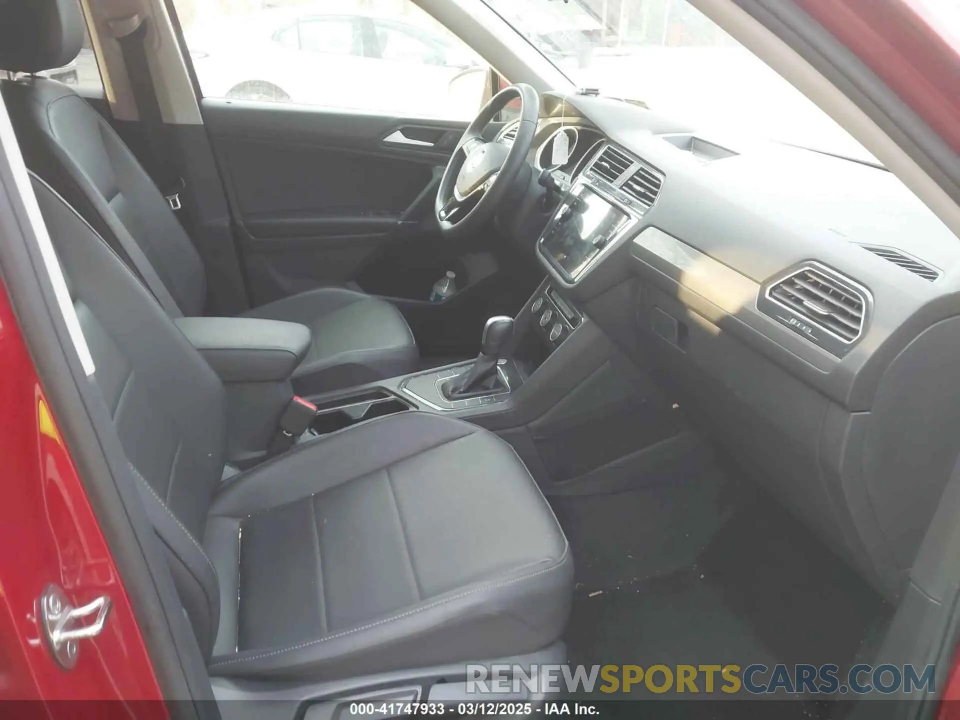 5 Photograph of a damaged car 3VV3B7AX9LM101116 VOLKSWAGEN TIGUAN 2020