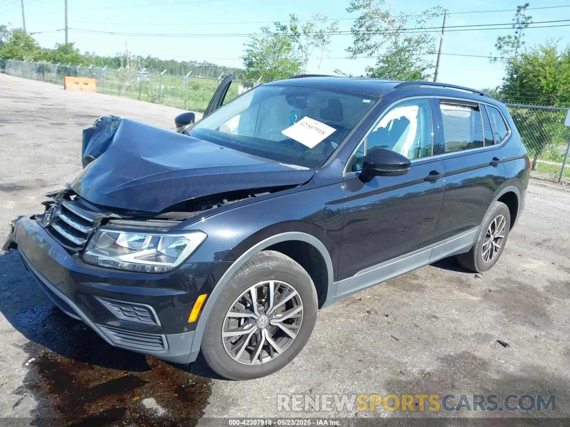 2 Photograph of a damaged car 3VV3B7AX9LM120457 VOLKSWAGEN TIGUAN 2020