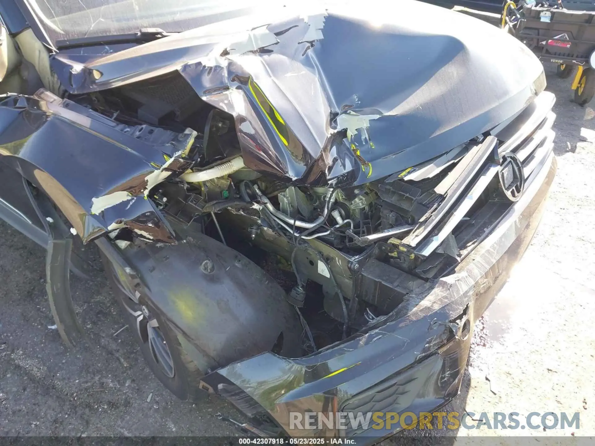 6 Photograph of a damaged car 3VV3B7AX9LM120457 VOLKSWAGEN TIGUAN 2020