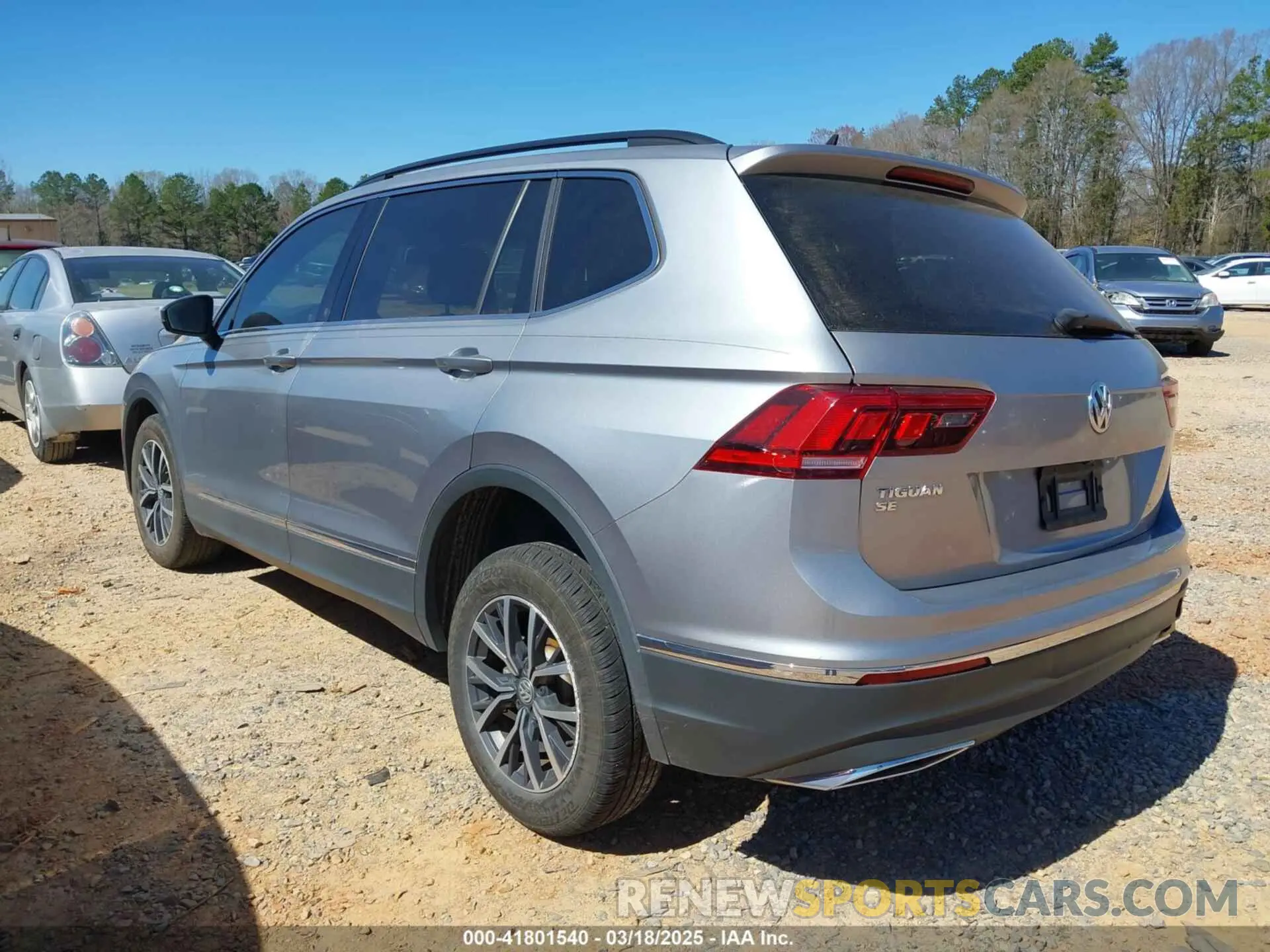 3 Photograph of a damaged car 3VV3B7AXXLM057207 VOLKSWAGEN TIGUAN 2020